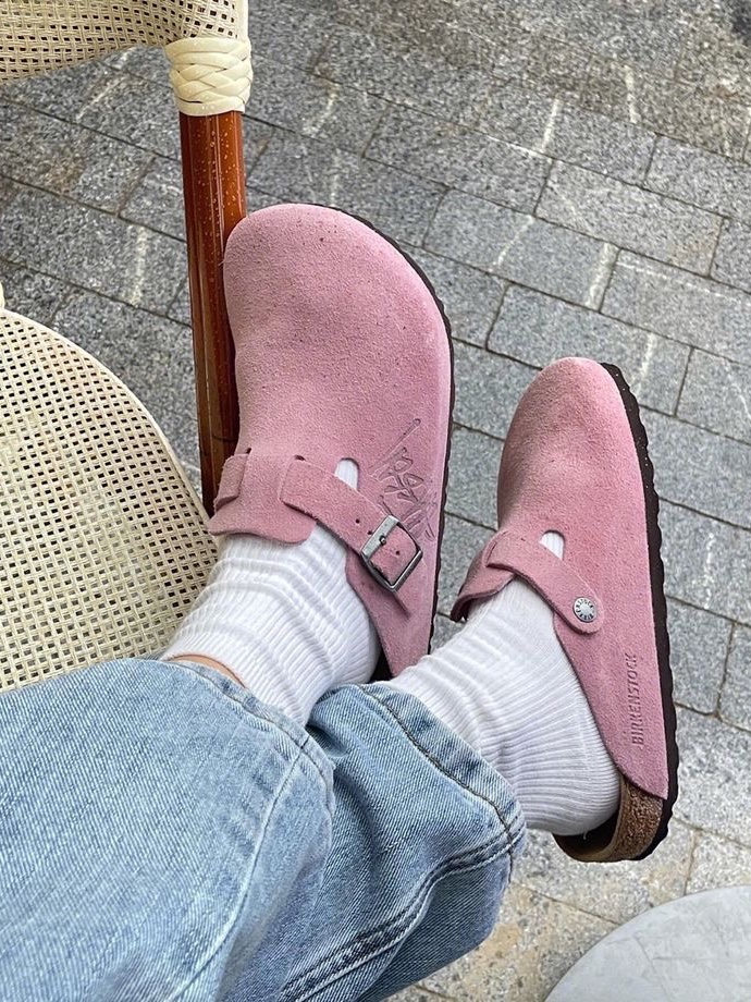 Birkenstock x Stussy Boston Clog Pink 착용 스타일