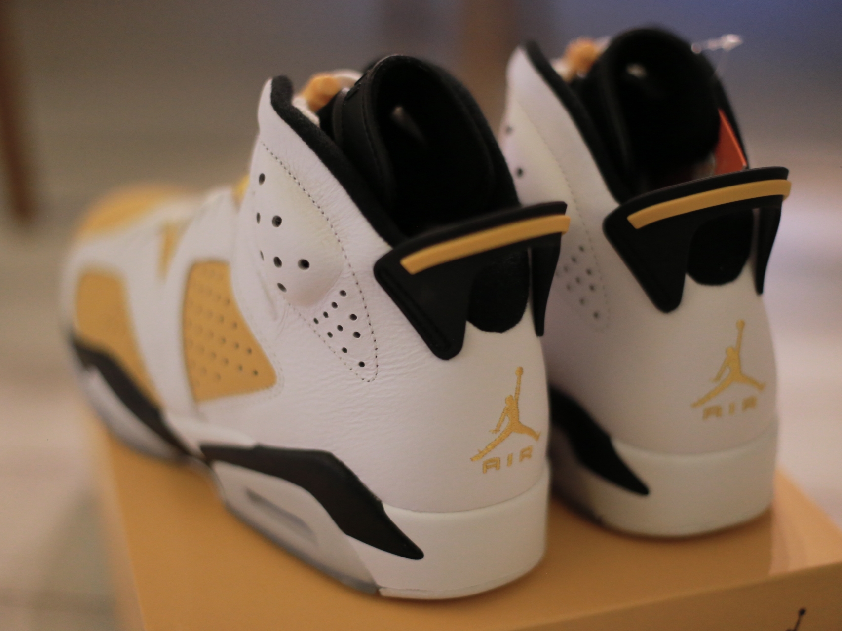 Jordan 6 Retro Yellow Ochre 착용 스타일 - 3