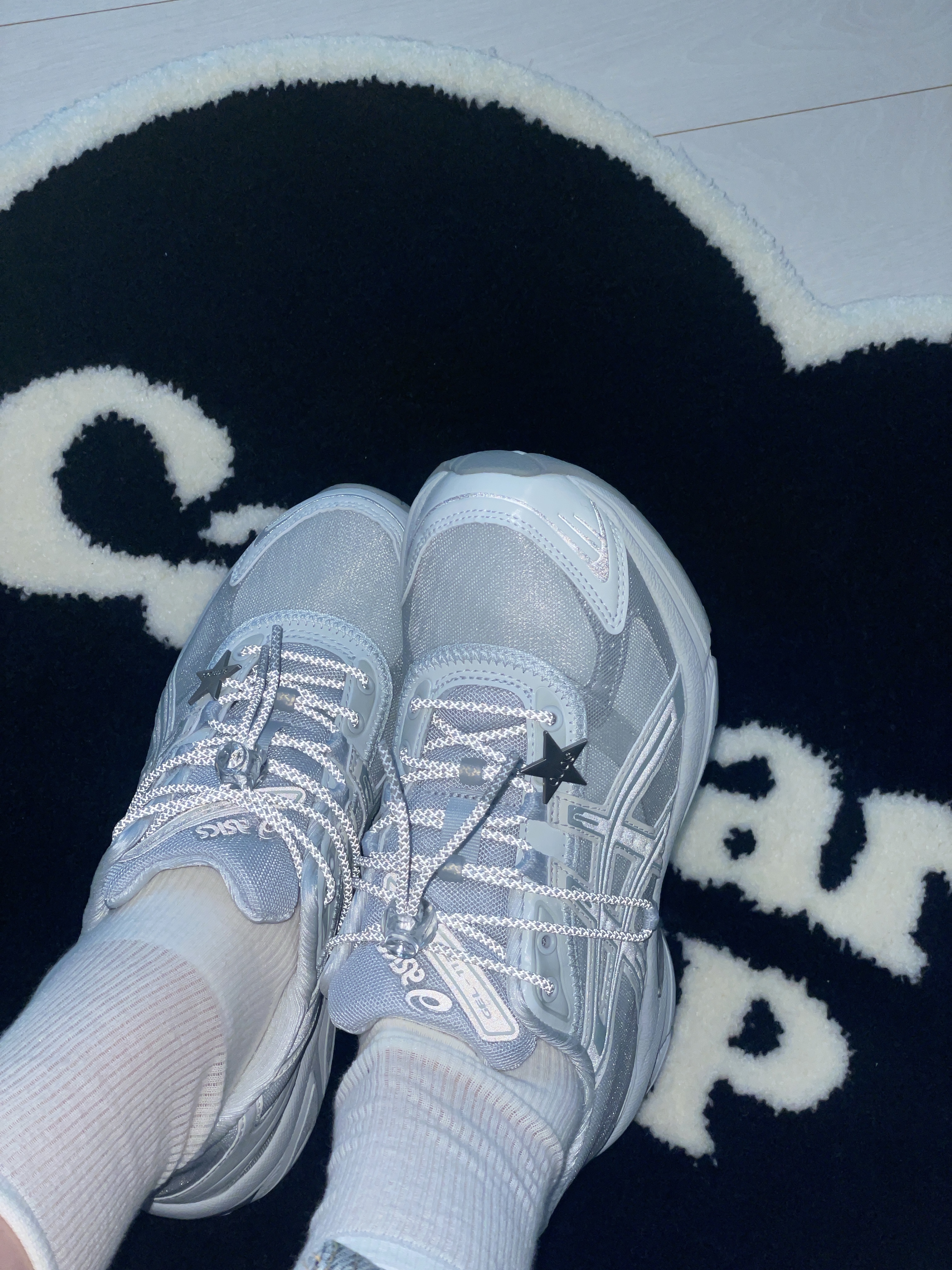 Asics x Atmos x Ojos Gel-1130 RE Glacier Grey Pure Silver 착용 스타일 - 1