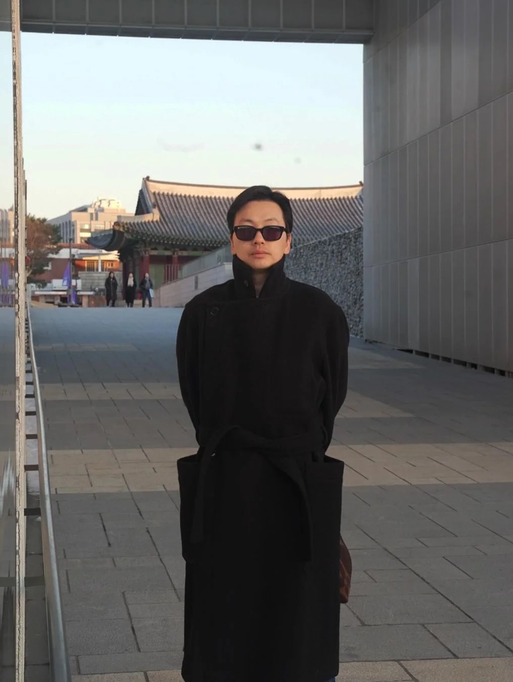 Our Legacy Hairy Wool Whale Coat Black, [KREAM 단독] STU Overfit Double Breasted Cashmere Coat Grey 착용 스타일 - 4