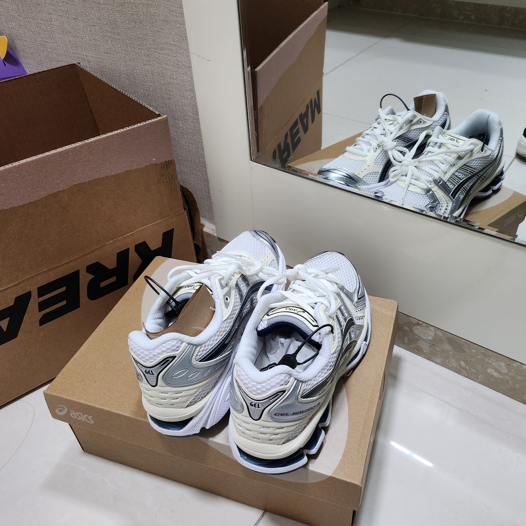 (W) Asics Gel-Kayano 14 White Midnight 착용 스타일 - 1