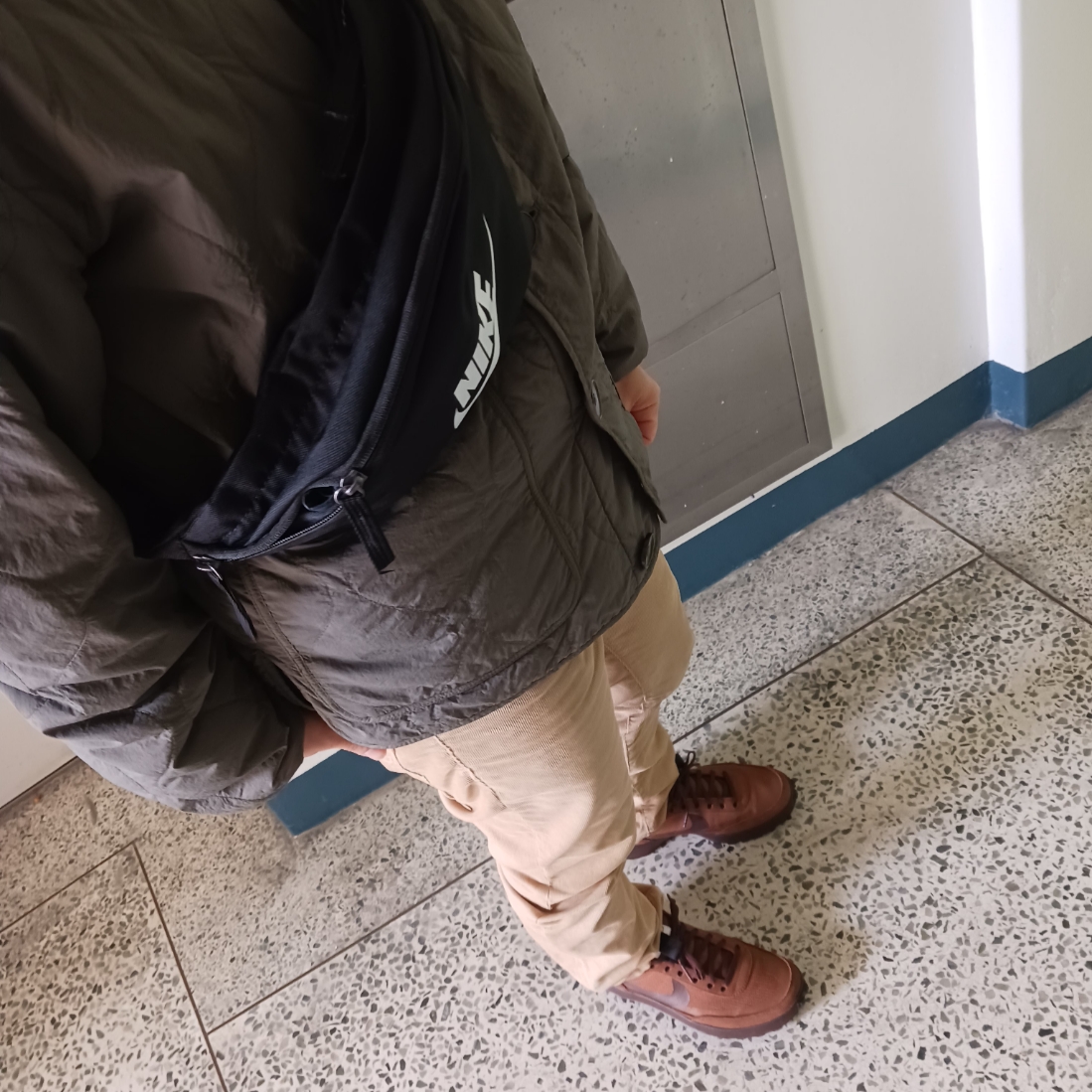 Nike x Tom Sachs General Purpose Shoe Brown, Nike Heritage Waistpack Black 착용 스타일 - 1