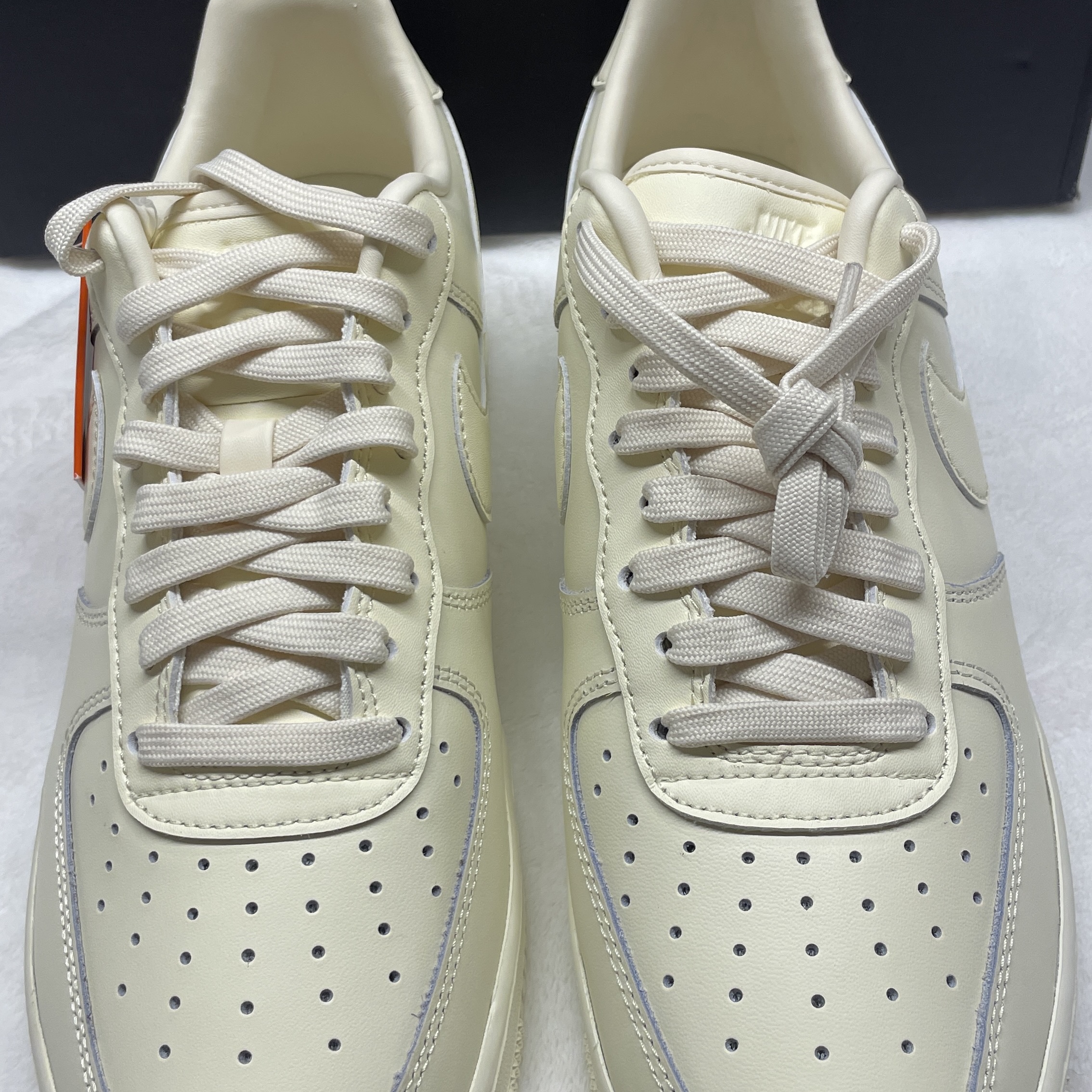 Nike Air Force 1 '07 Coconut Milk 착용 스타일 - 3
