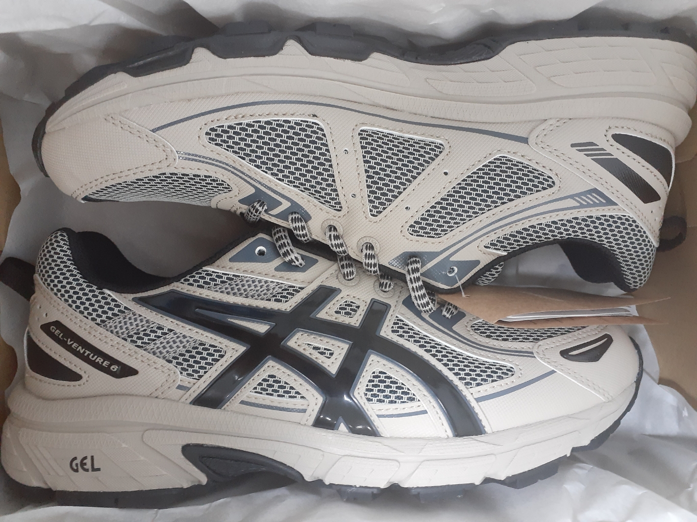 Asics Gel-Venture 6 Feather Grey Black 착용 스타일
