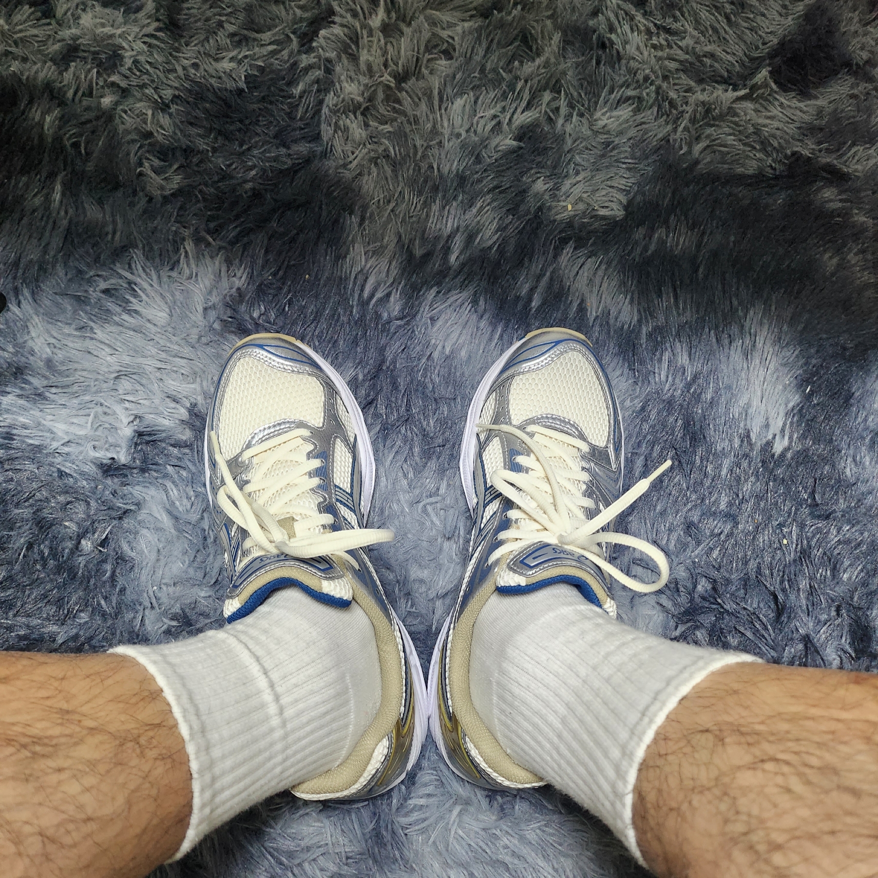 Asics Gel-Kayano 14 Cream Pure Silver 착용 스타일 - 4