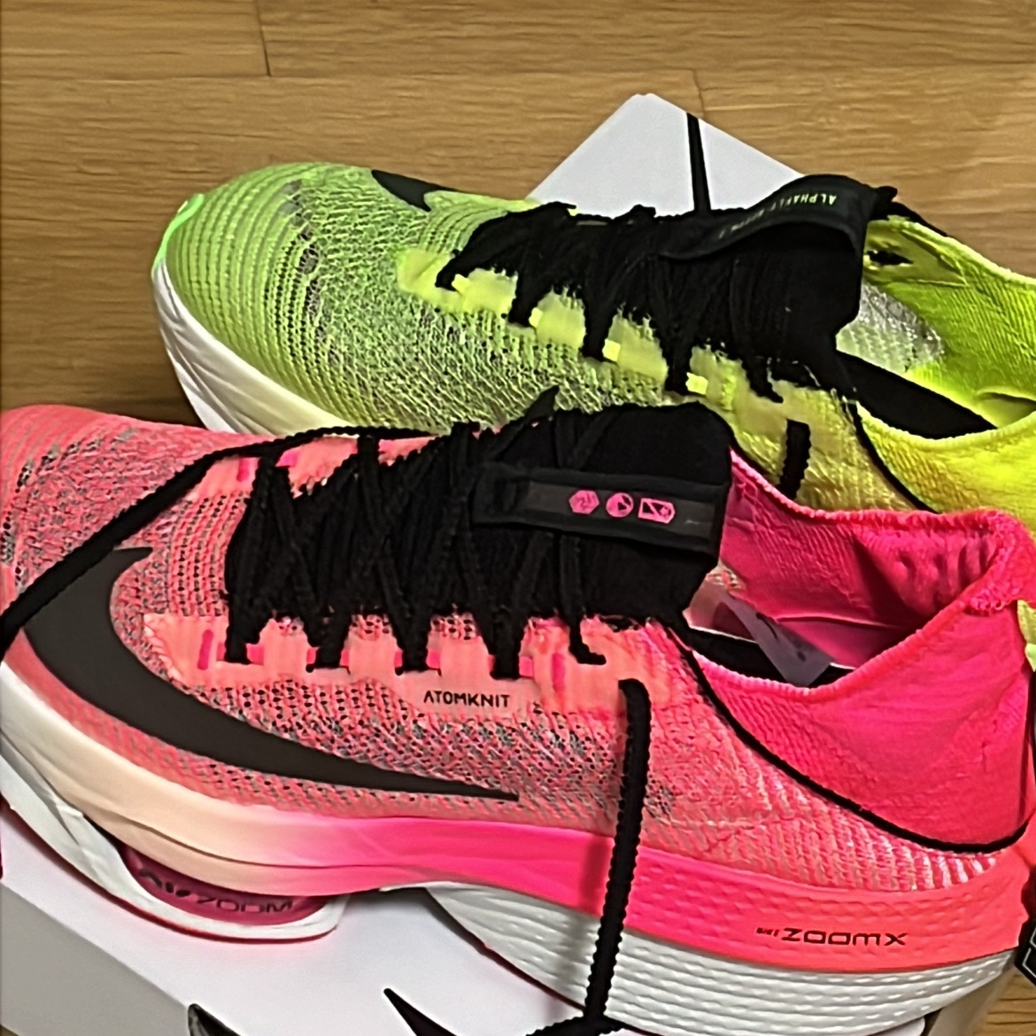 Nike Air Zoom Alphafly Next% 2 Luminous Green Crimson Tint 착용 스타일