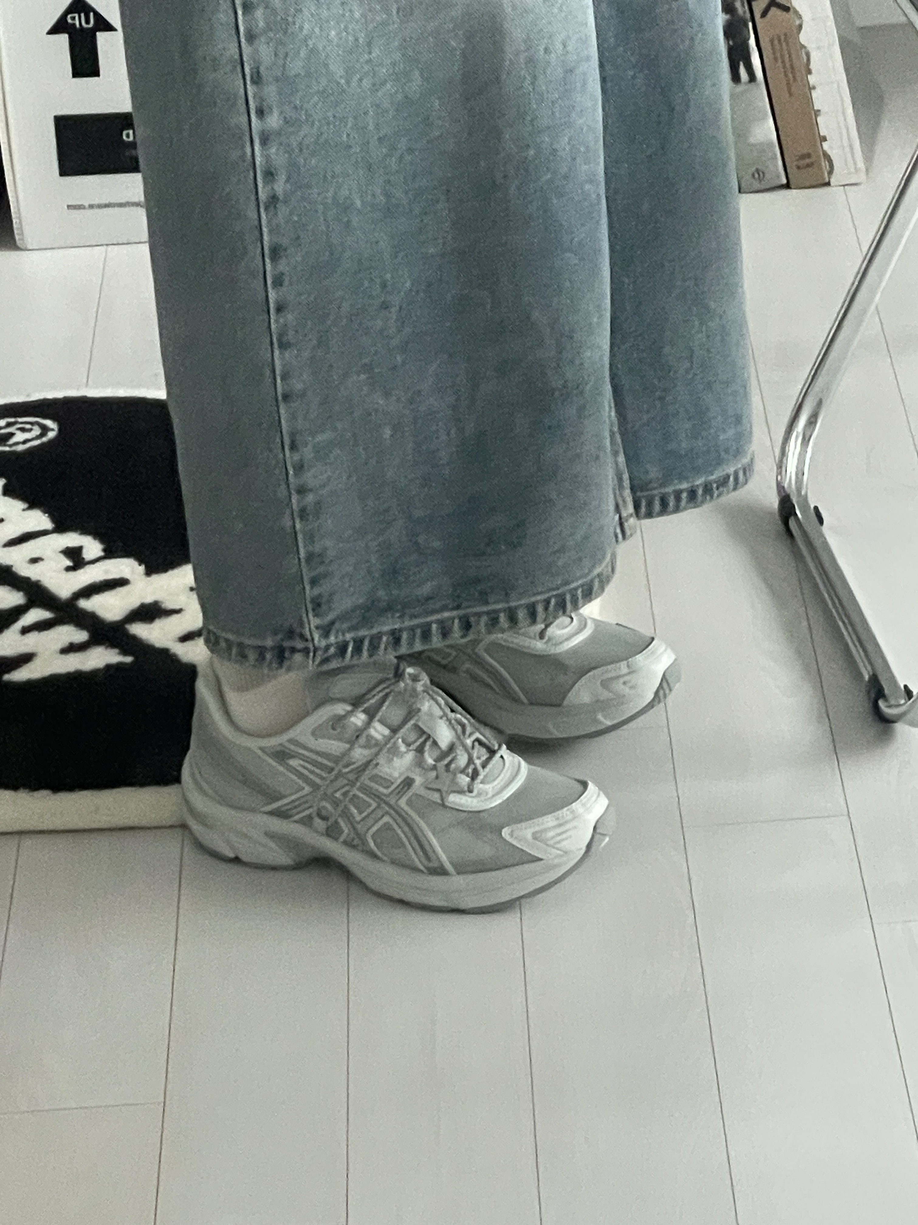 Asics x Atmos x Ojos Gel-1130 RE Glacier Grey Pure Silver 착용 스타일 - 4