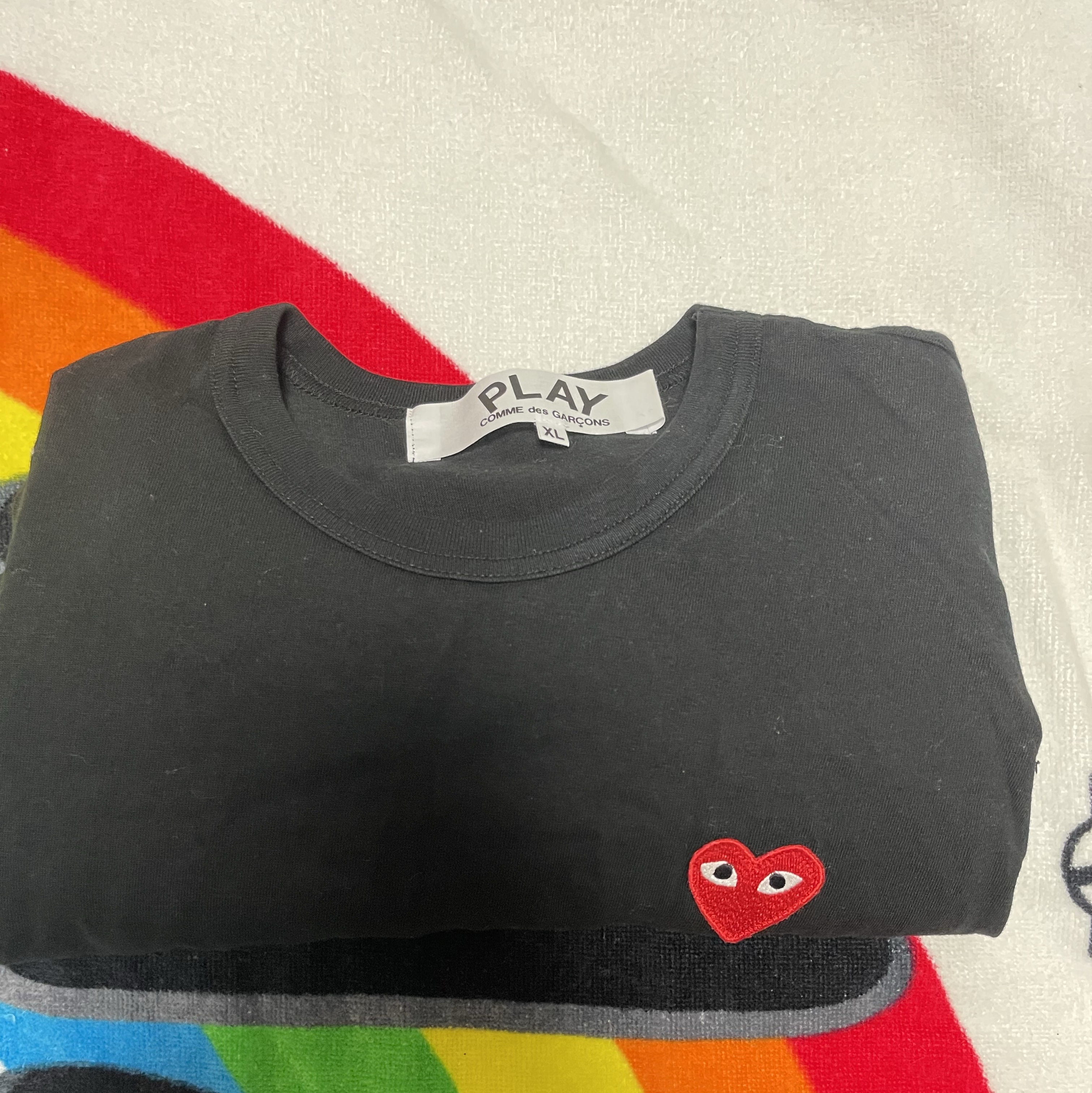Play Comme des Garcons Red Heart T-Shirt Black 착용 스타일