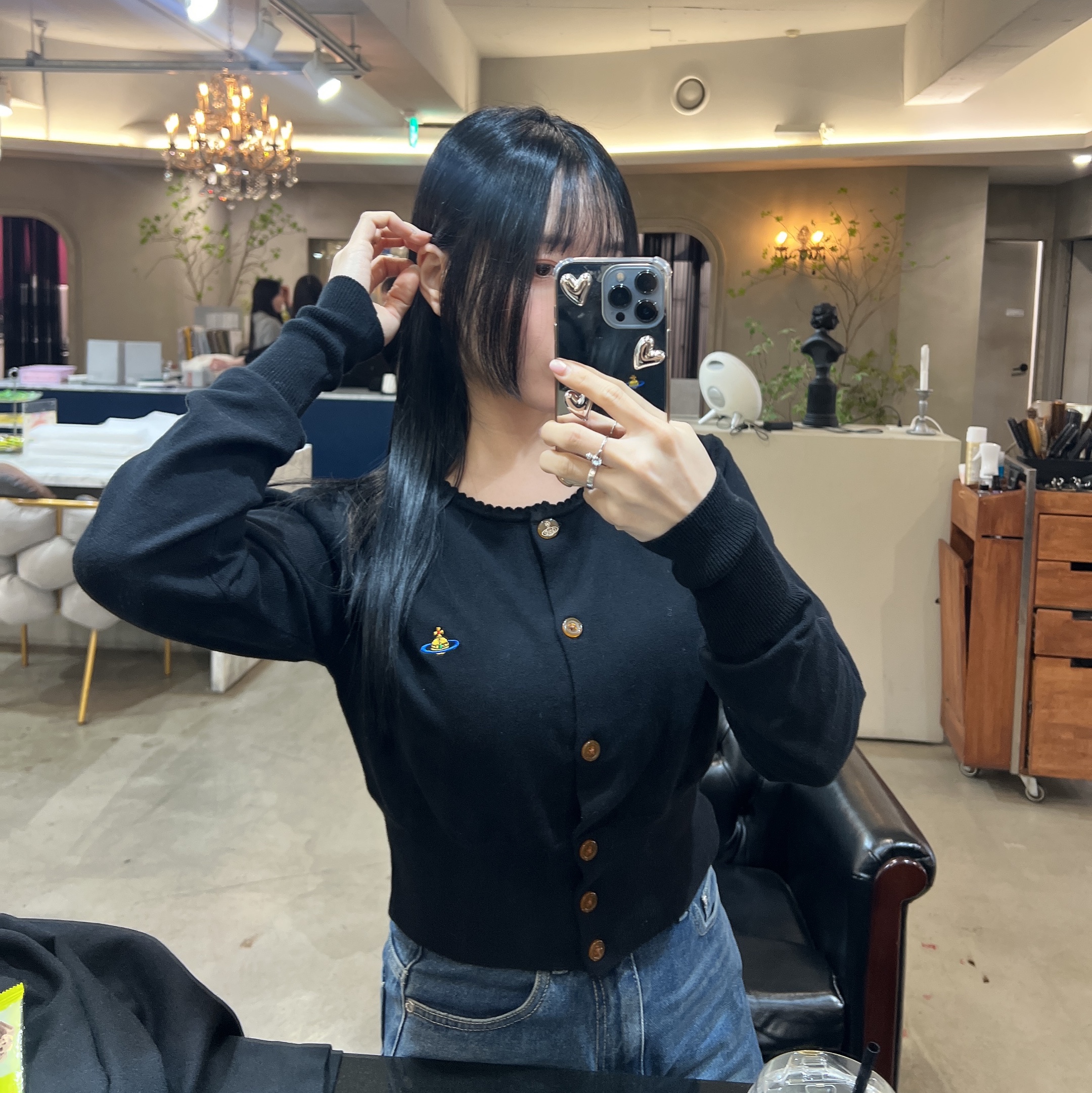 (W) Vivienne Westwood Bea Cropped Cardigan Black 착용 스타일 - 2