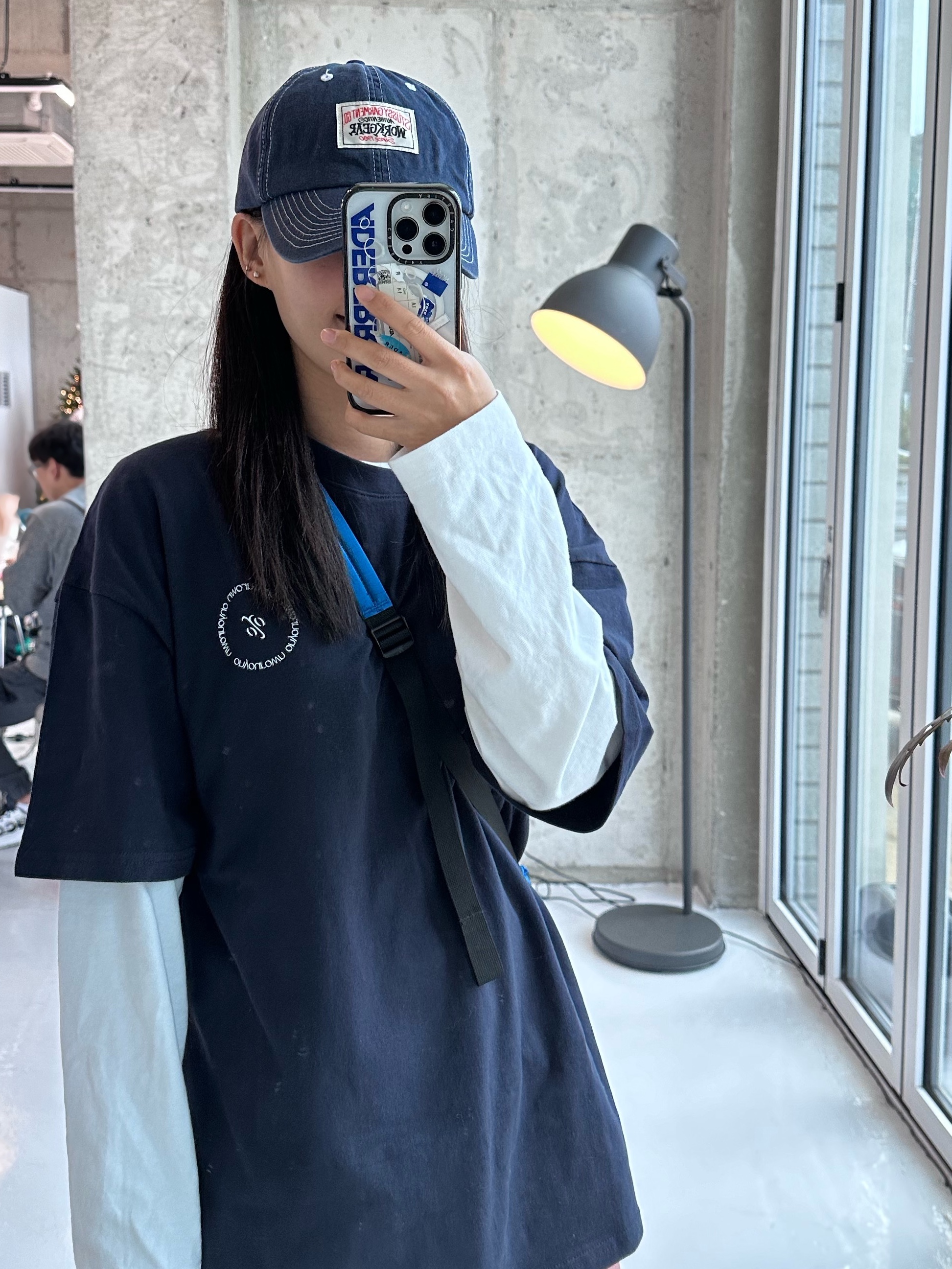 Jordan 1 x Travis Scott x Fragment Retro Low OG SP Military Blue, Casetify x Ader Error iPhone Sticker Magsafe Case Clear 착용 스타일 - 4
