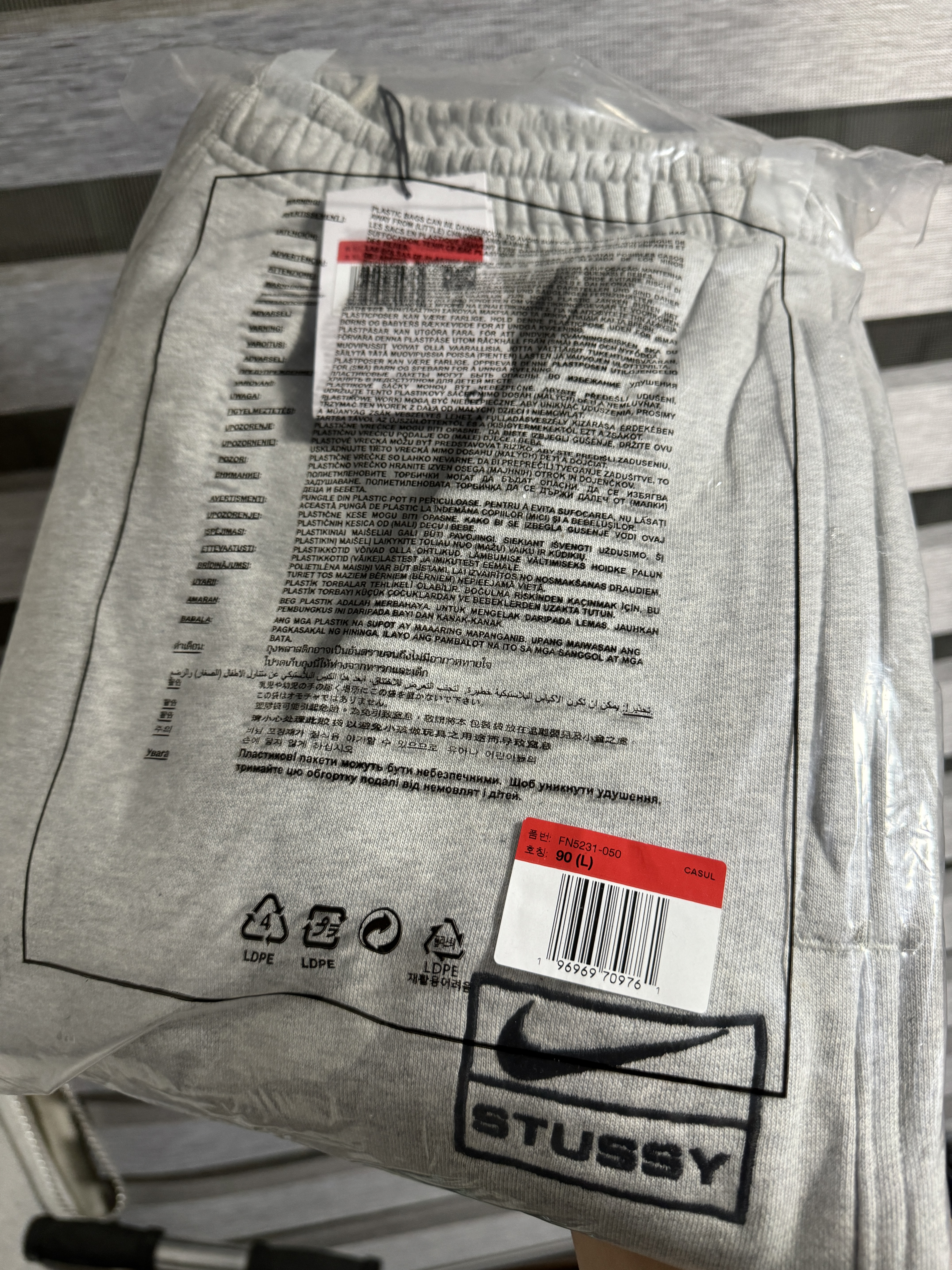 Nike x Stussy Fleece Pants Grey Heather (FN5231-050) 착용 스타일