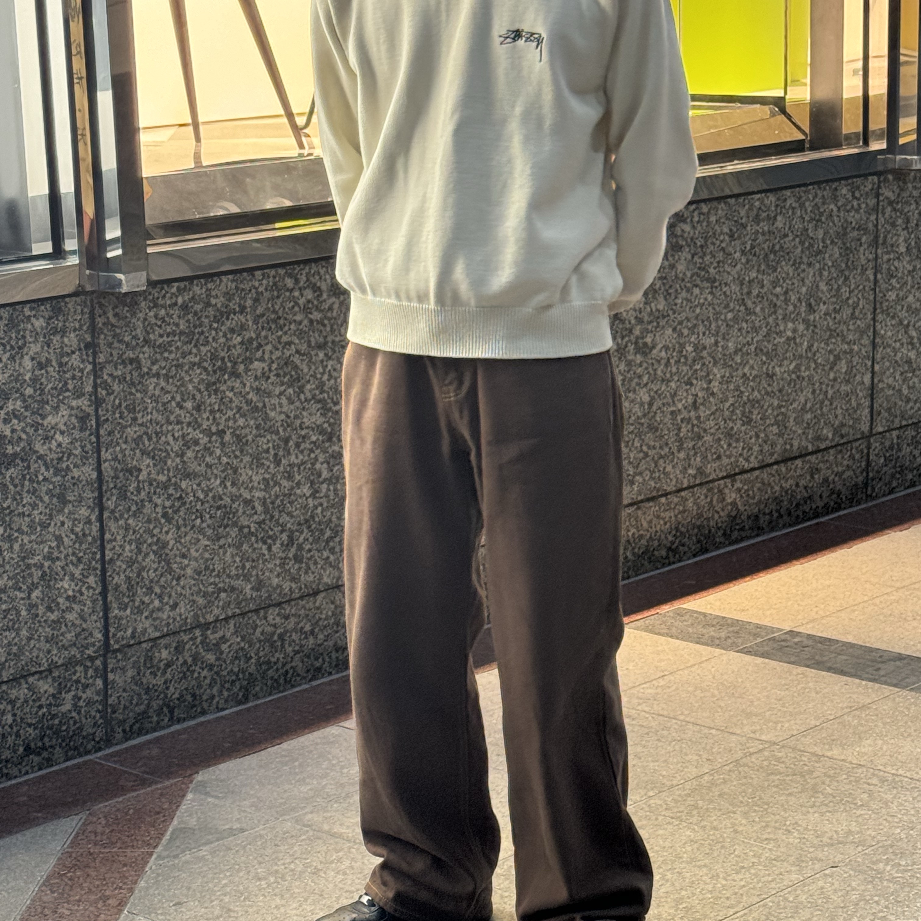 Stussy Care Label Sweater Natural, Nike Air Force 1 '07 Low Triple Black 착용 스타일 - 2