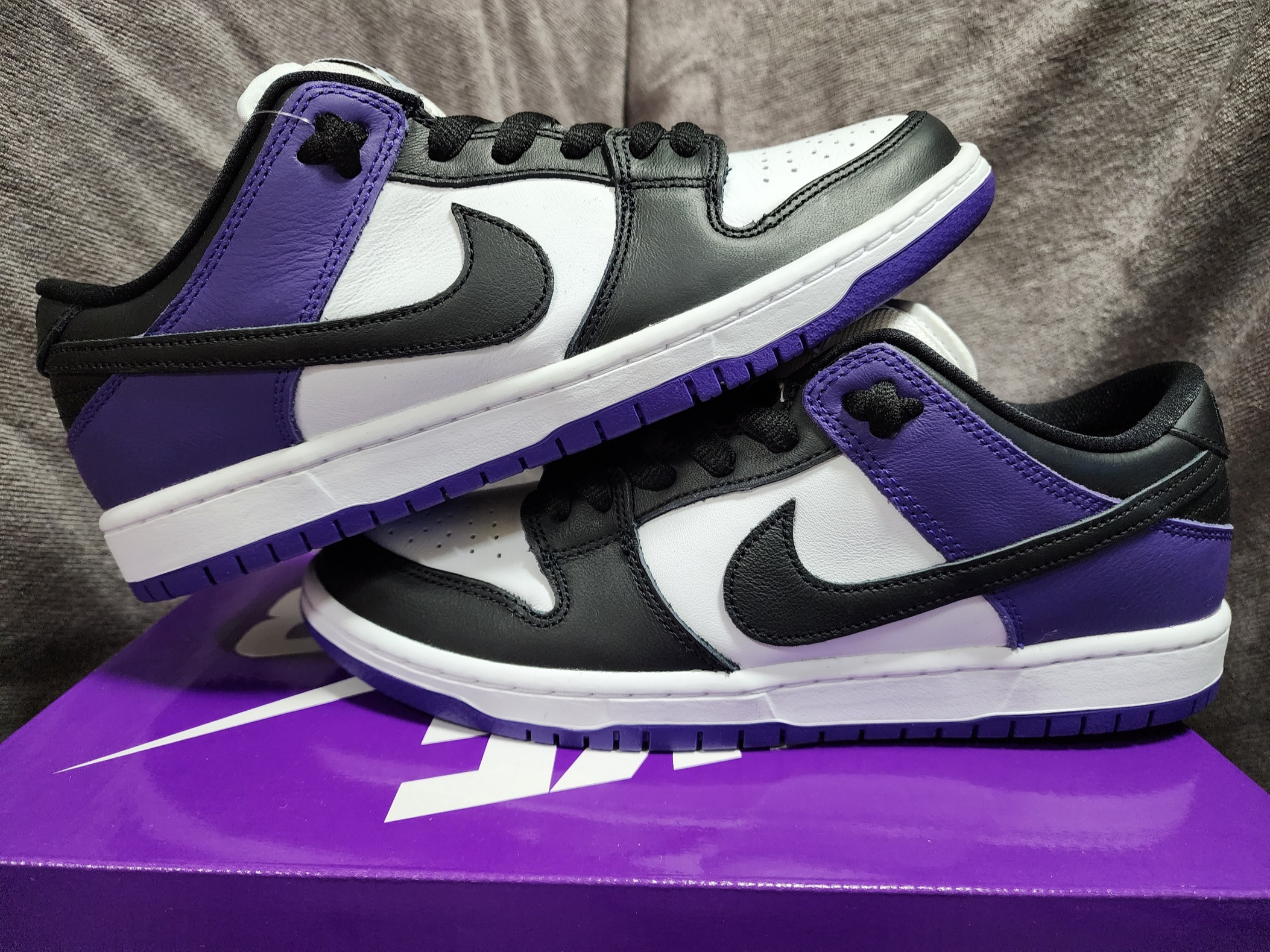 Nike SB Dunk Low Pro Court Purple 착용 스타일 - 1