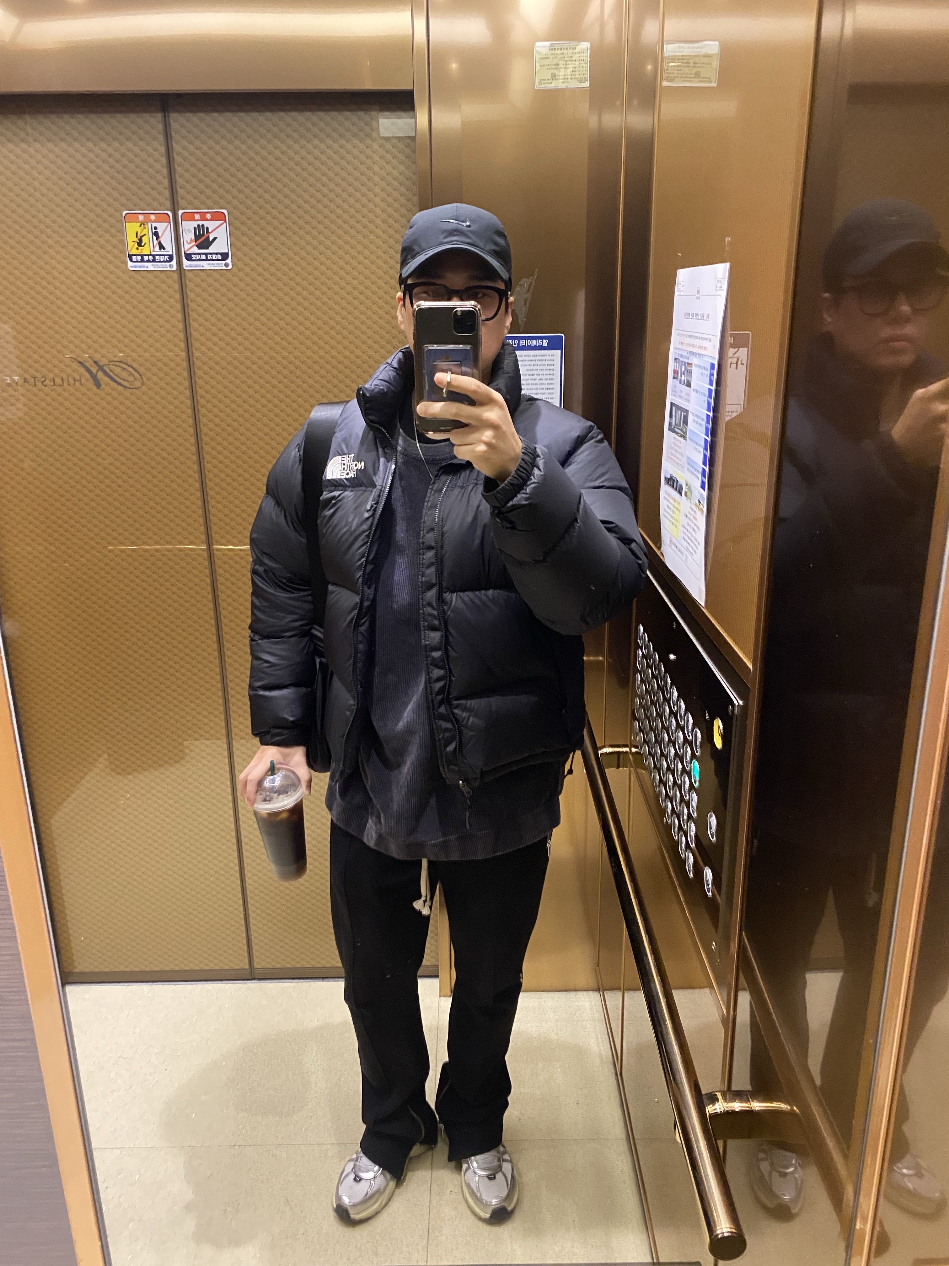 Nike x Drake Nocta NRG AU L91 Cap, Nike V2K Run Summit White Metallic Silver 착용 스타일