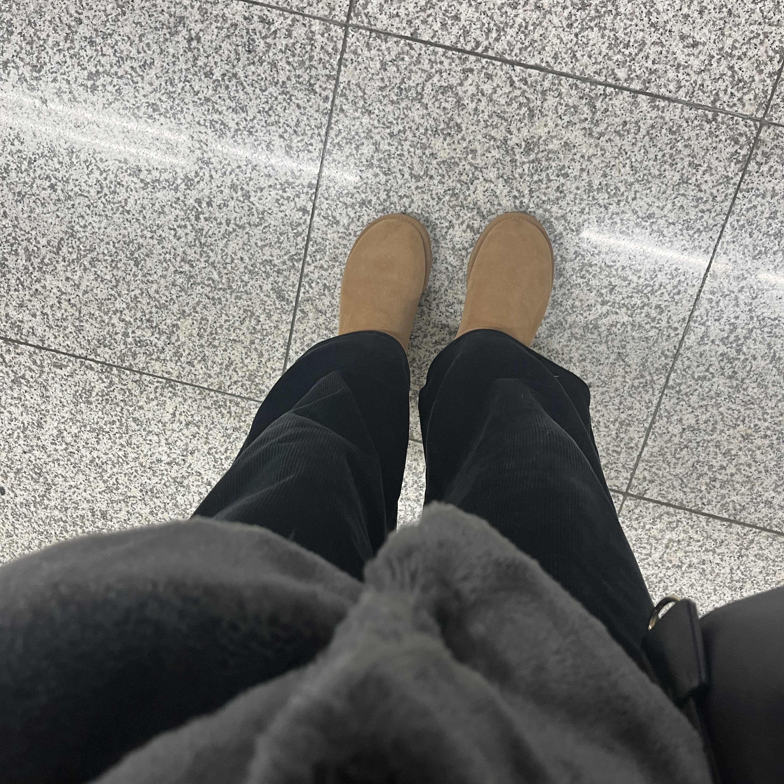 (W) UGG Classic Mini II Boots Chestnut 착용 스타일