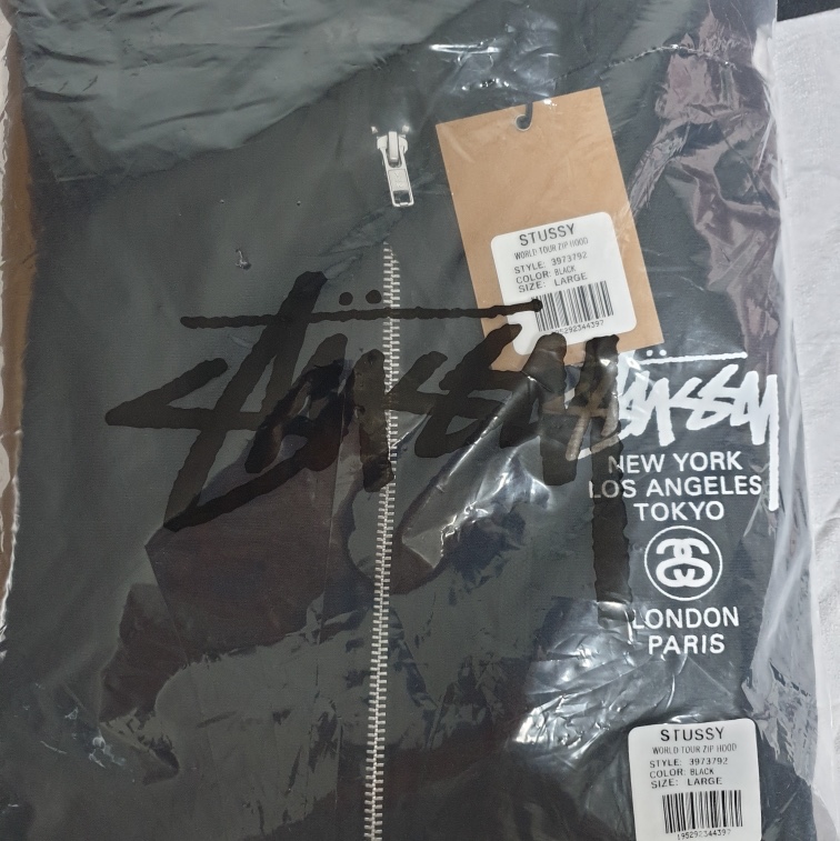 Stussy World Tour Zip Hoodie Black 2023 착용 스타일