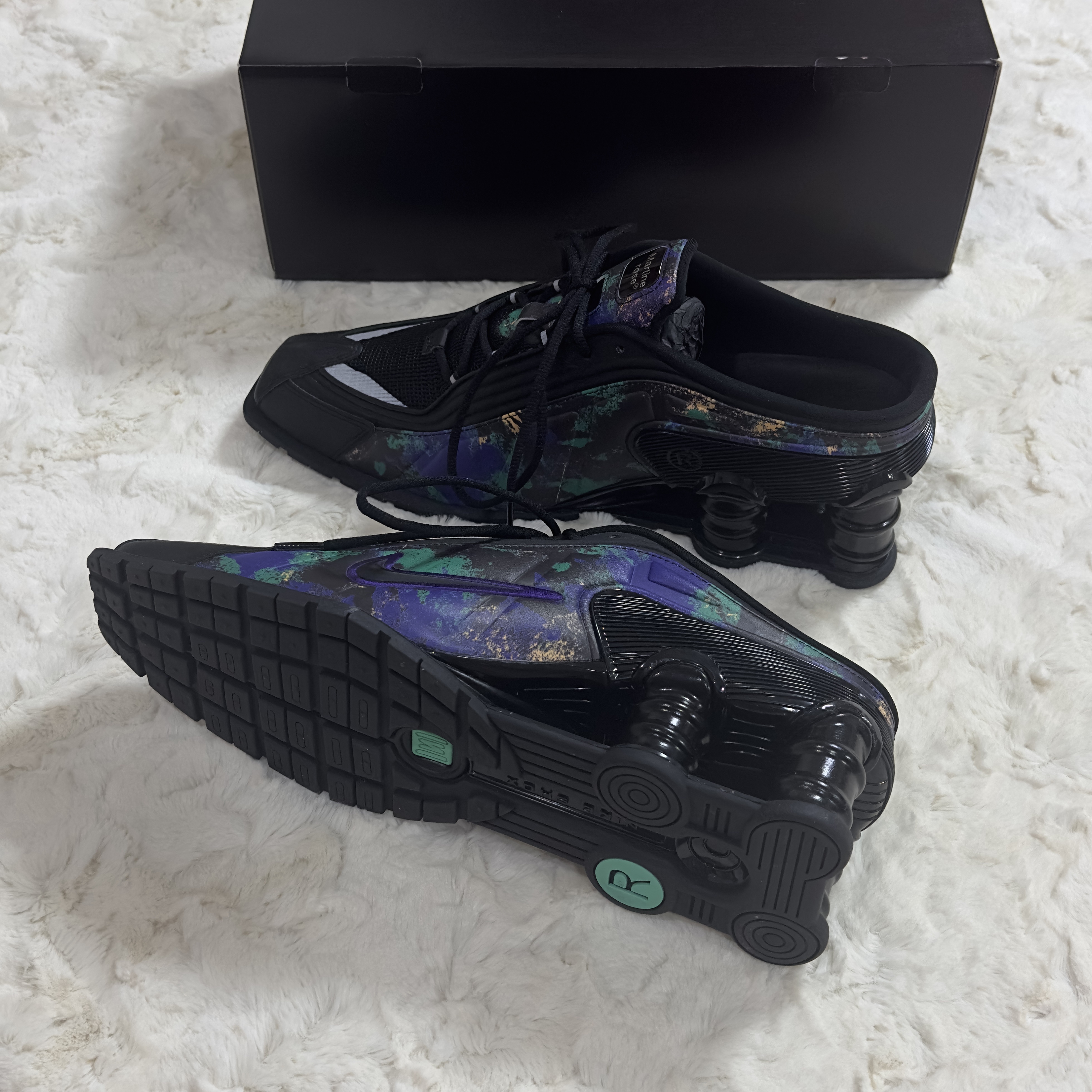 Nike x Martine Rose Shox MR4 Black Multi 착용 스타일