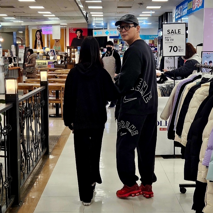 Nike x Supreme Shox Ride 2 SP Red, Supreme x Nike Arc Sweatpants Black - 22SS 착용 스타일 - 4