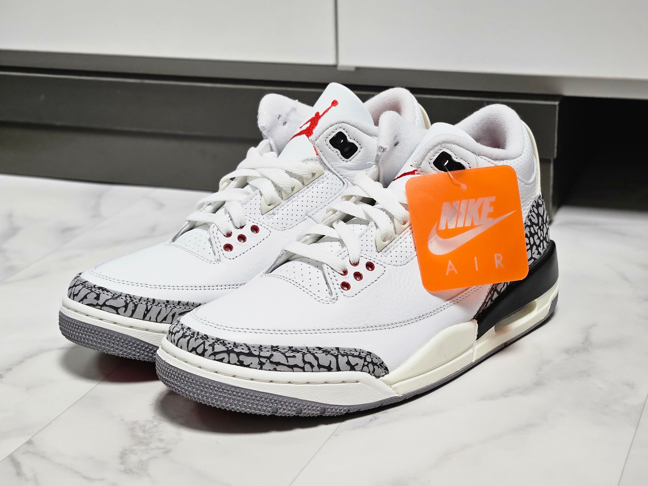 Jordan 3 Retro White Cement Reimagined 착용 스타일 - 3