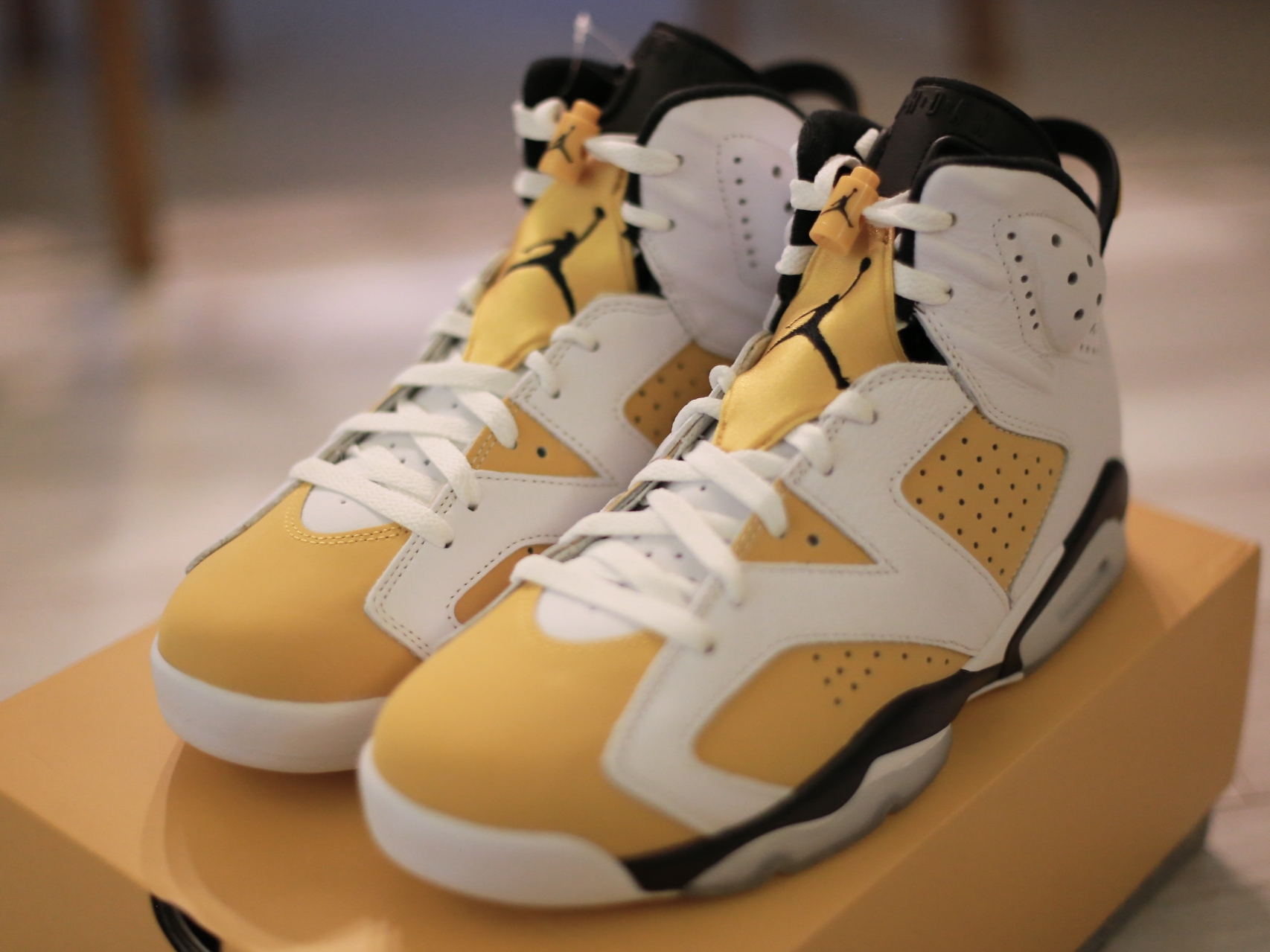 Jordan 6 Retro Yellow Ochre 착용 스타일 - 2