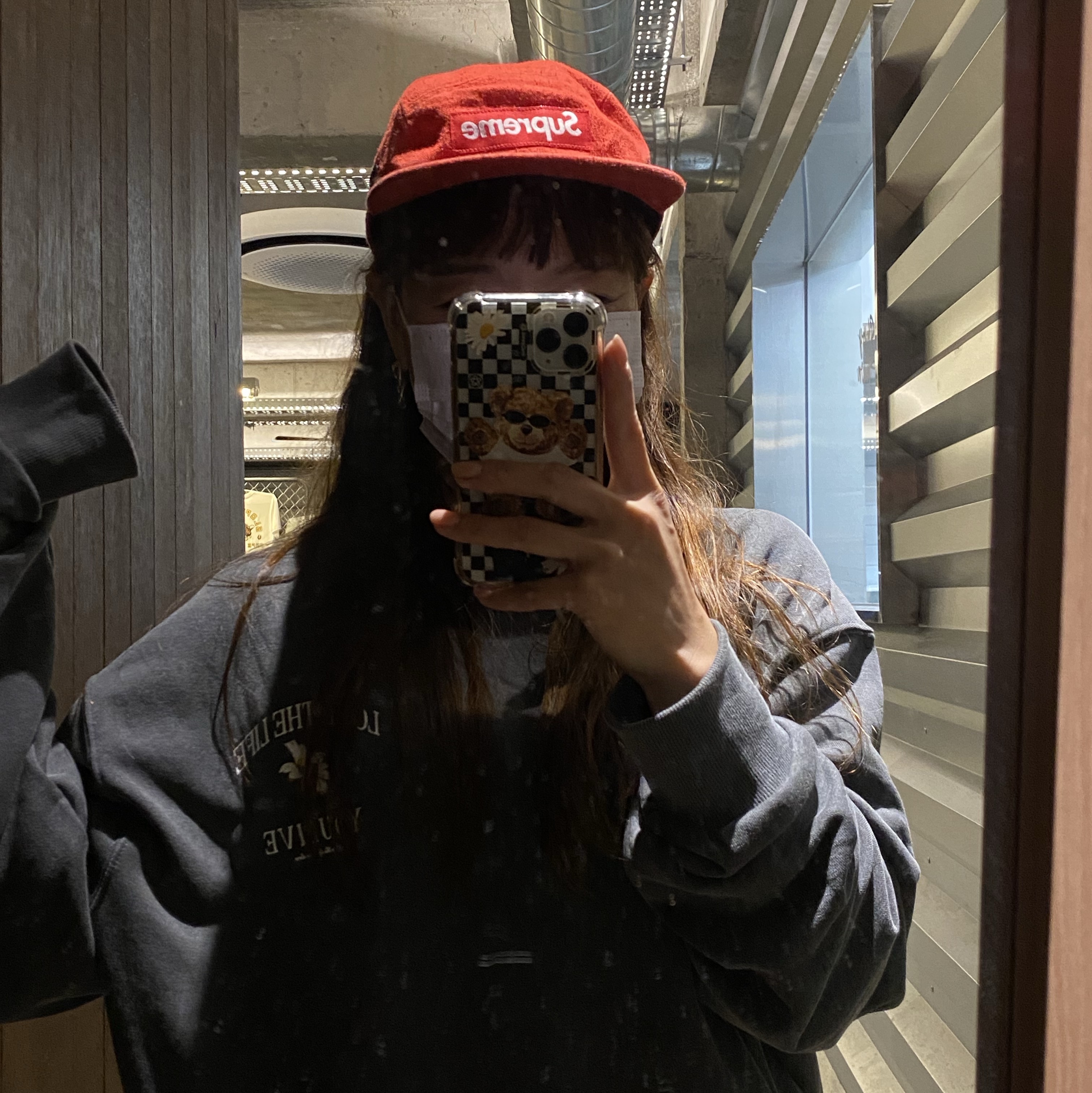 Supreme Washed Chino Twill Camp Cap Red, Vans Vault OG Old Skool LX Black 착용 스타일 - 2