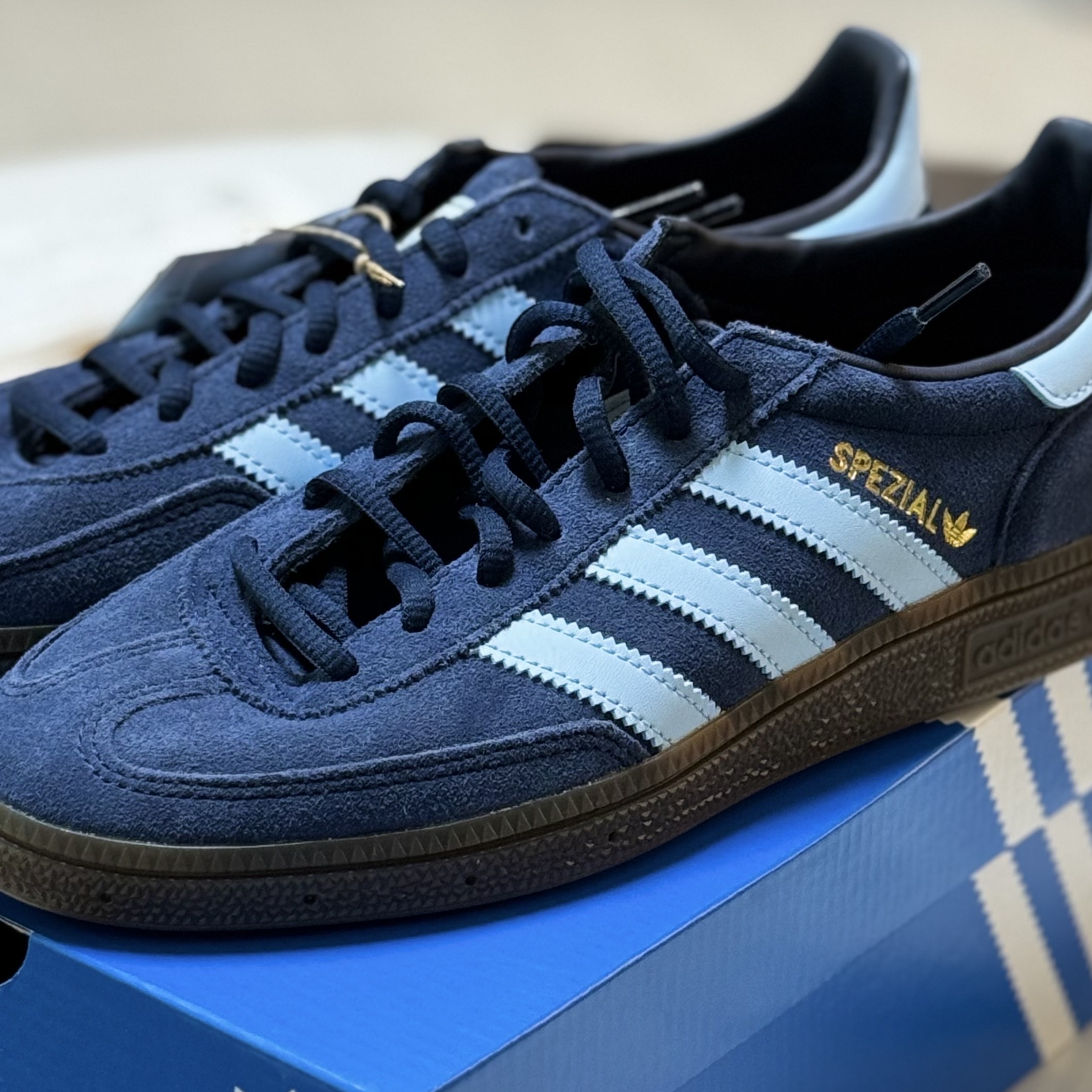 Adidas Spezial Handball Collegiate Navy 착용 스타일