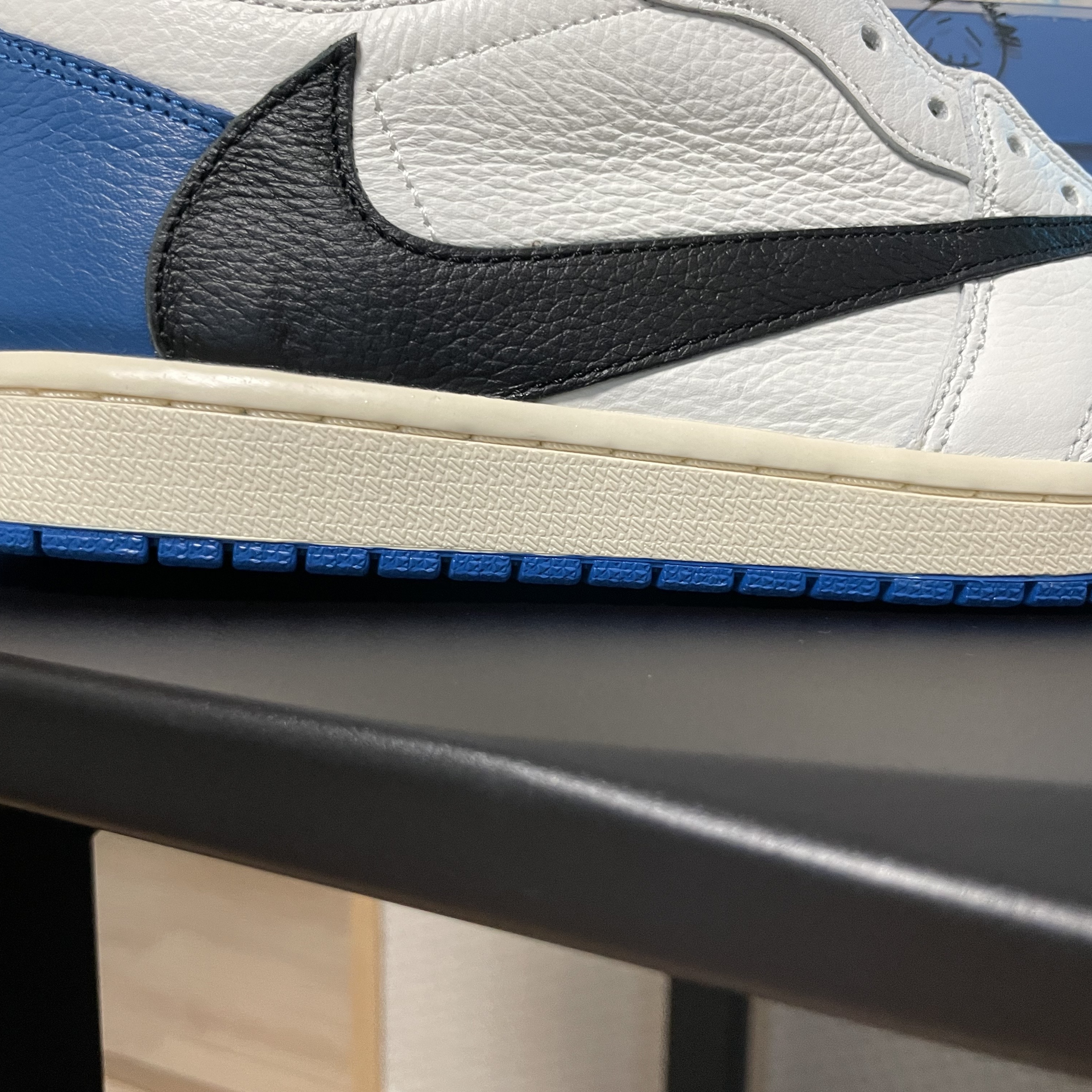 Jordan 1 x Travis Scott x Fragment Retro High OG SP Military Blue 착용 스타일 - 2
