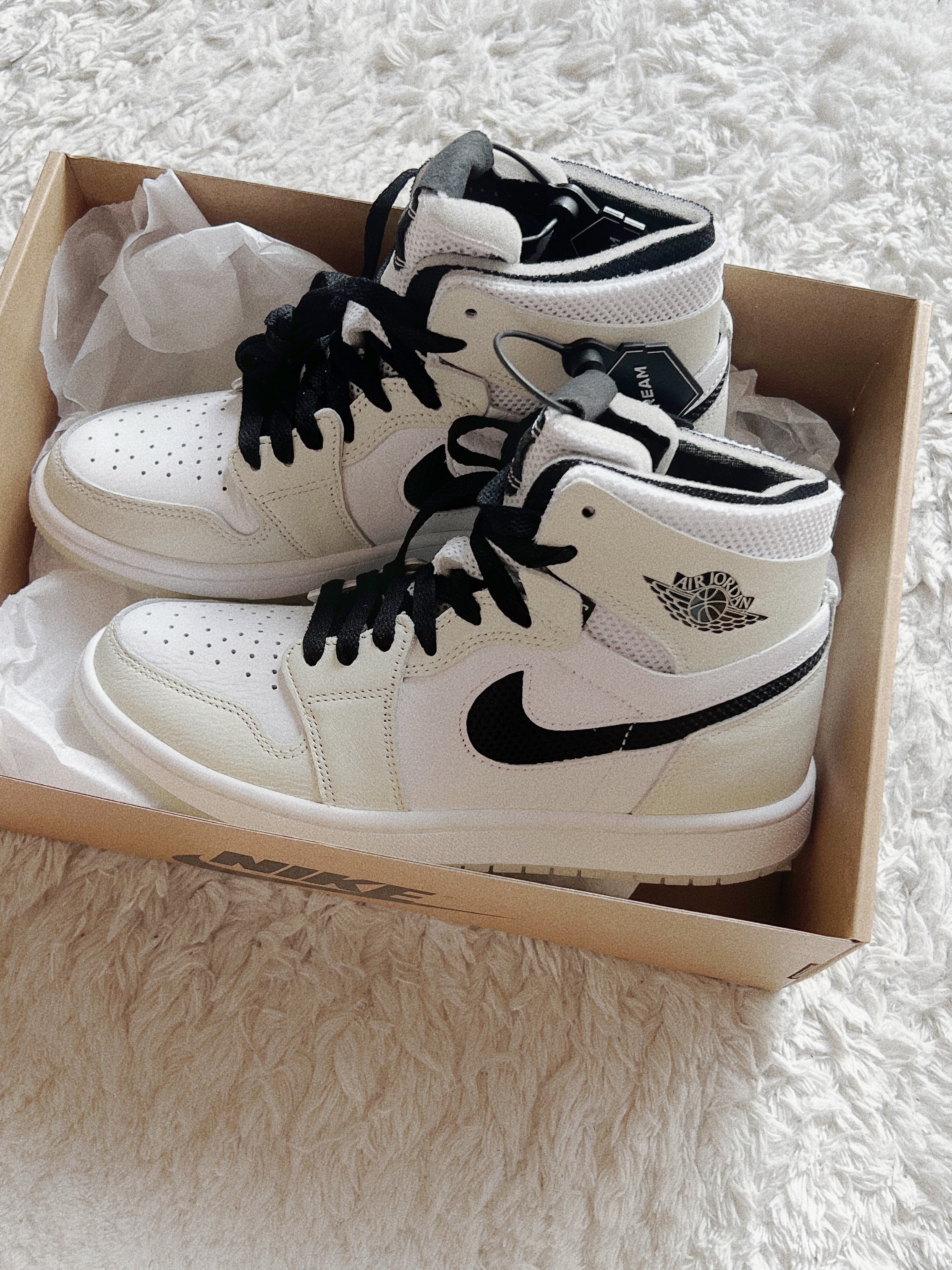 (W) Jordan 1 Zoom Air CMFT Light Bone 착용 스타일
