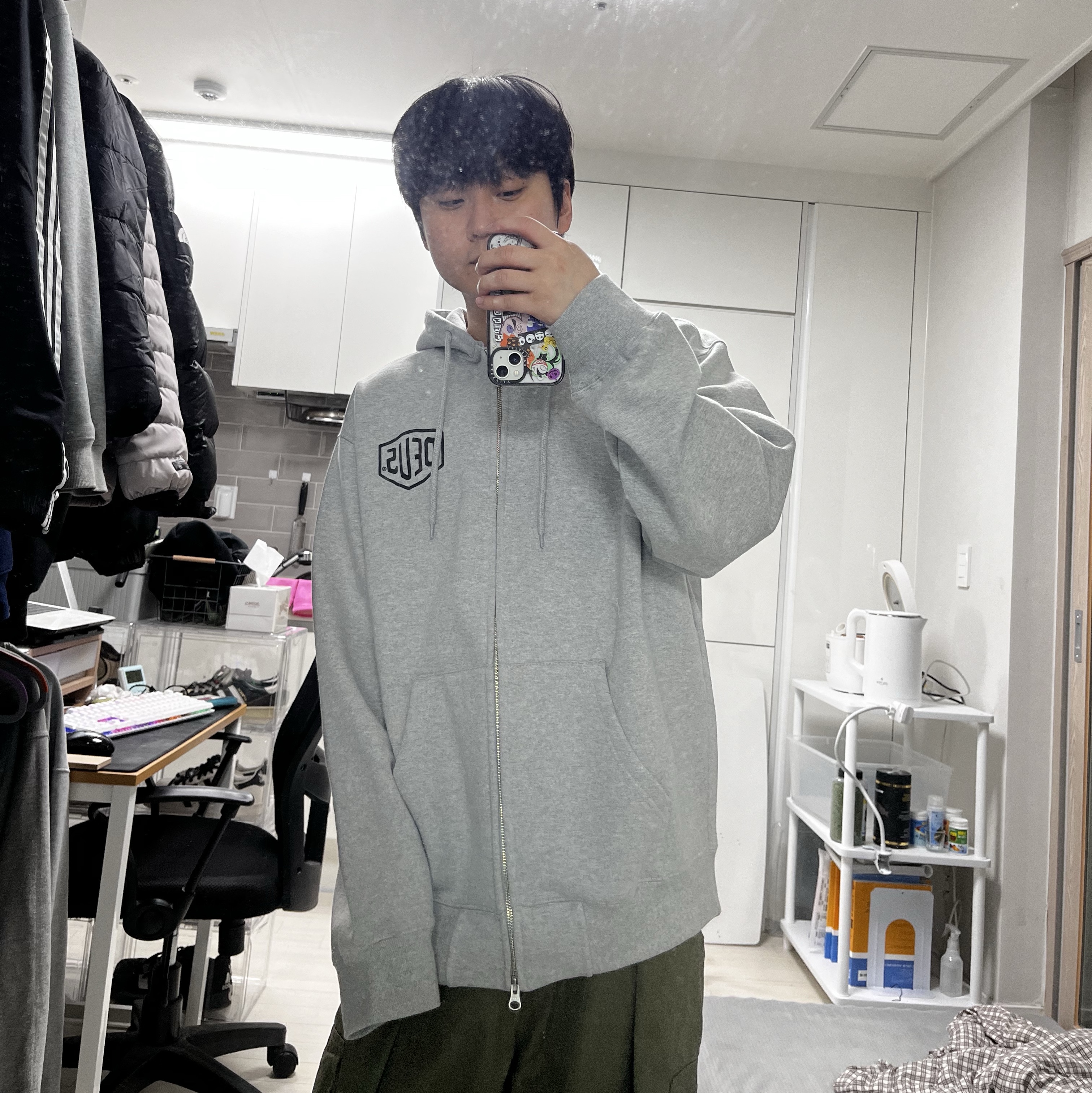 Deus Ex Machina Seoul College Hooded Jacket Grey Heather 착용 스타일