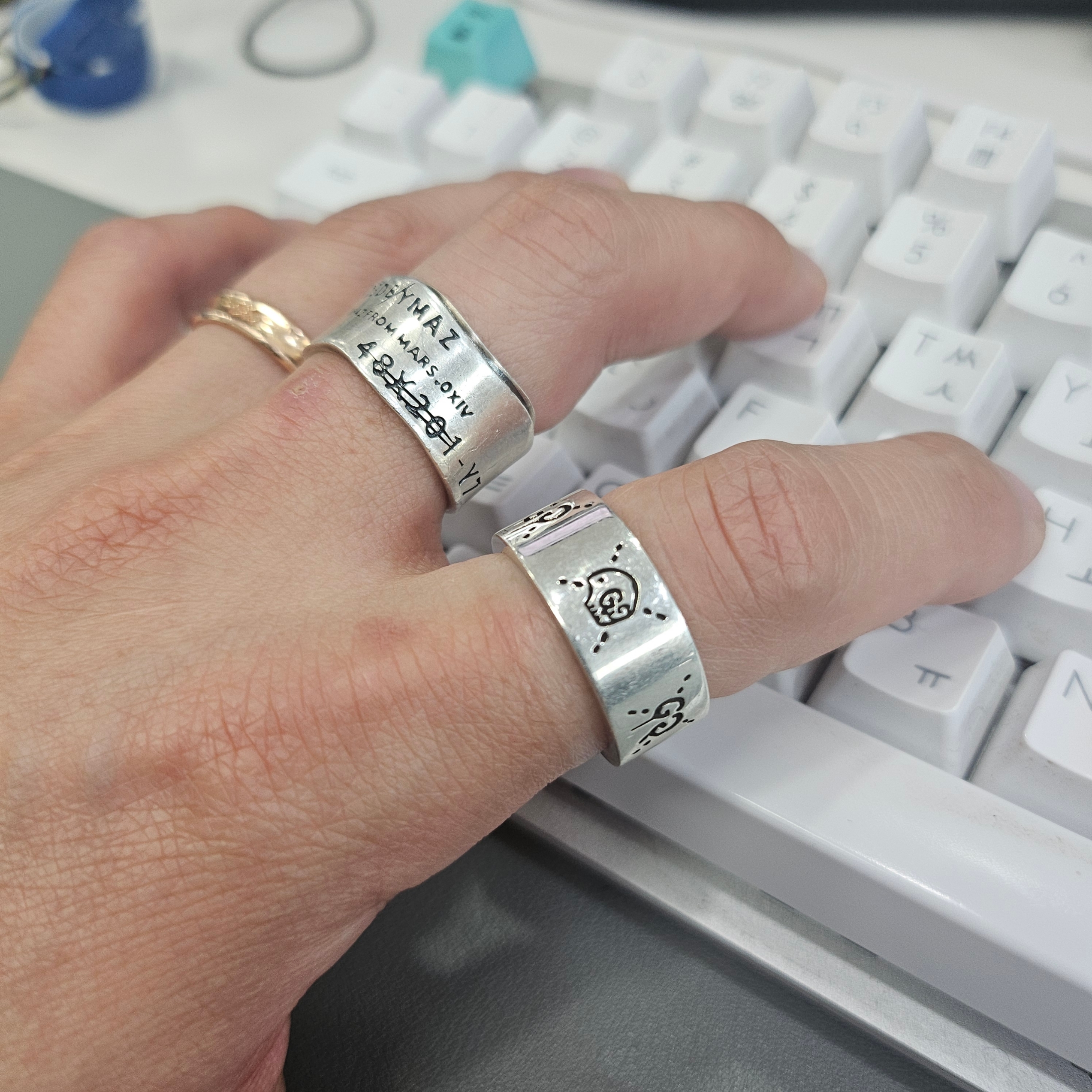 Gucci Ghost Ring Silver 9mm 착용 스타일 - 1