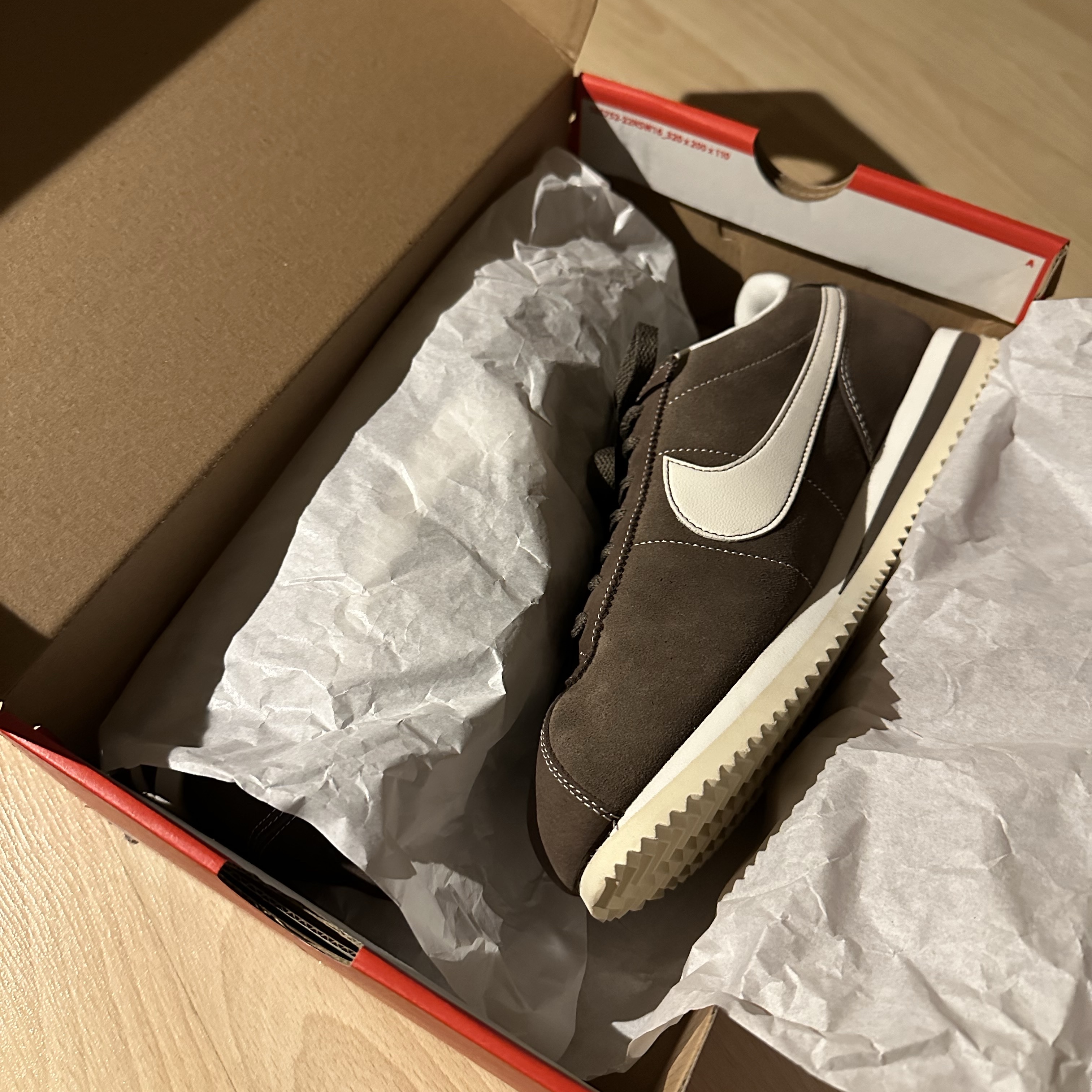 Nike Cortez SE Hangul Day Baroque Brown Sail 착용 스타일 - 2