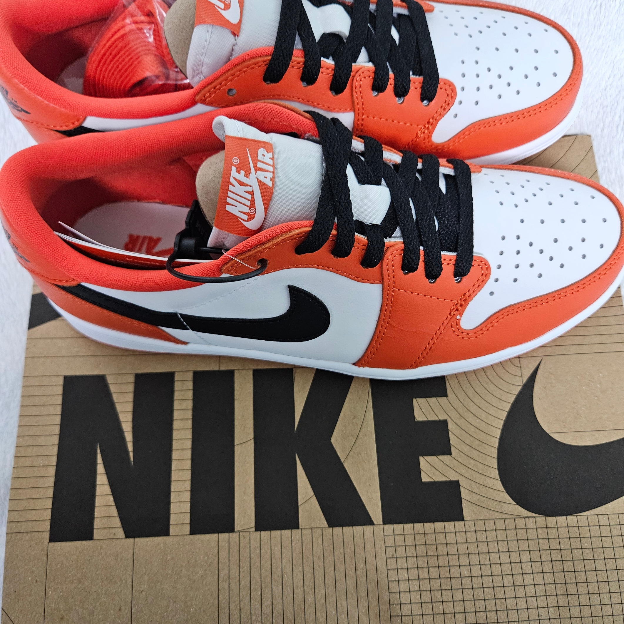 Jordan 1 Low OG Starfish 착용 스타일