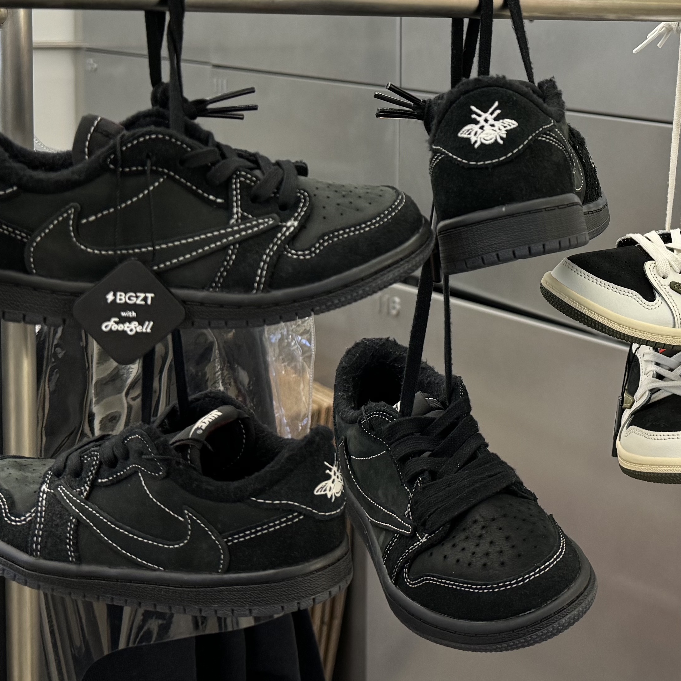 (PS) Jordan 1 x Travis Scott Retro Low OG SP Black Phantom 착용 스타일