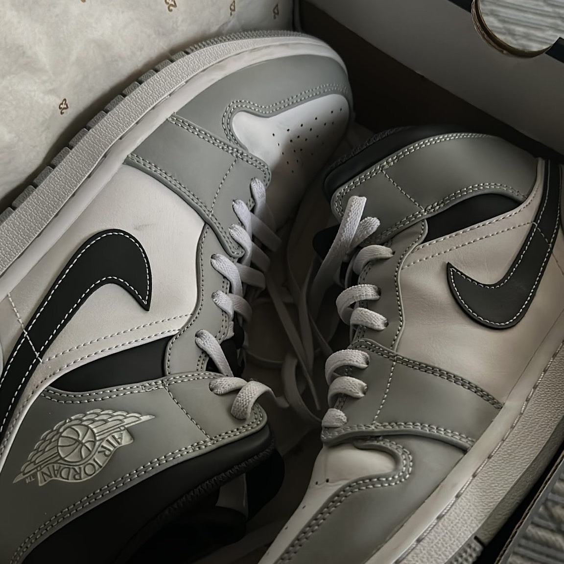 Jordan 1 Mid Light Smoke Grey Anthracite 착용 스타일