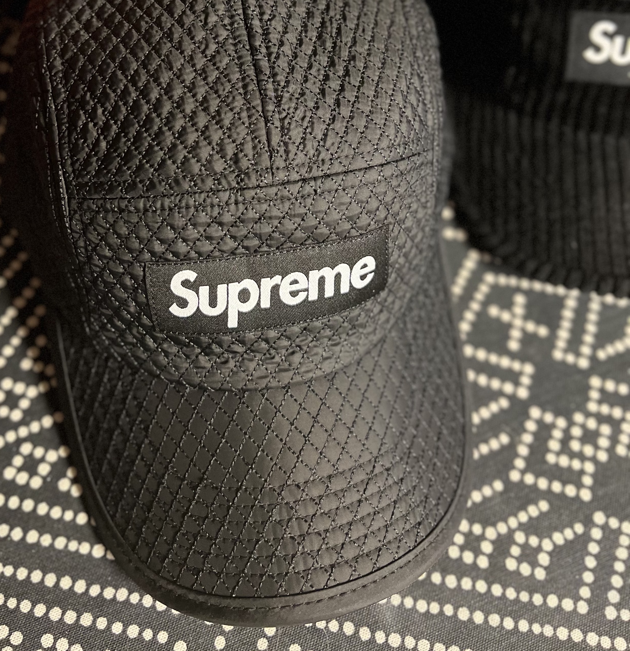Supreme Micro Quilted Camp Cap Black - 23FW 착용 스타일
