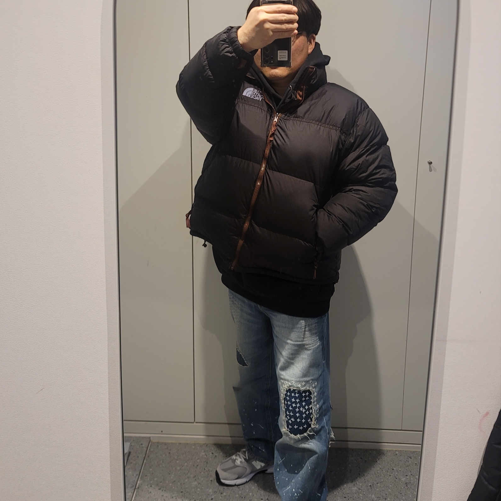 The North Face 1996 Retro Nuptse Jacket Dark Oak, Zara x Ader Error Patchwork Jeans Blue 착용 스타일 - 6