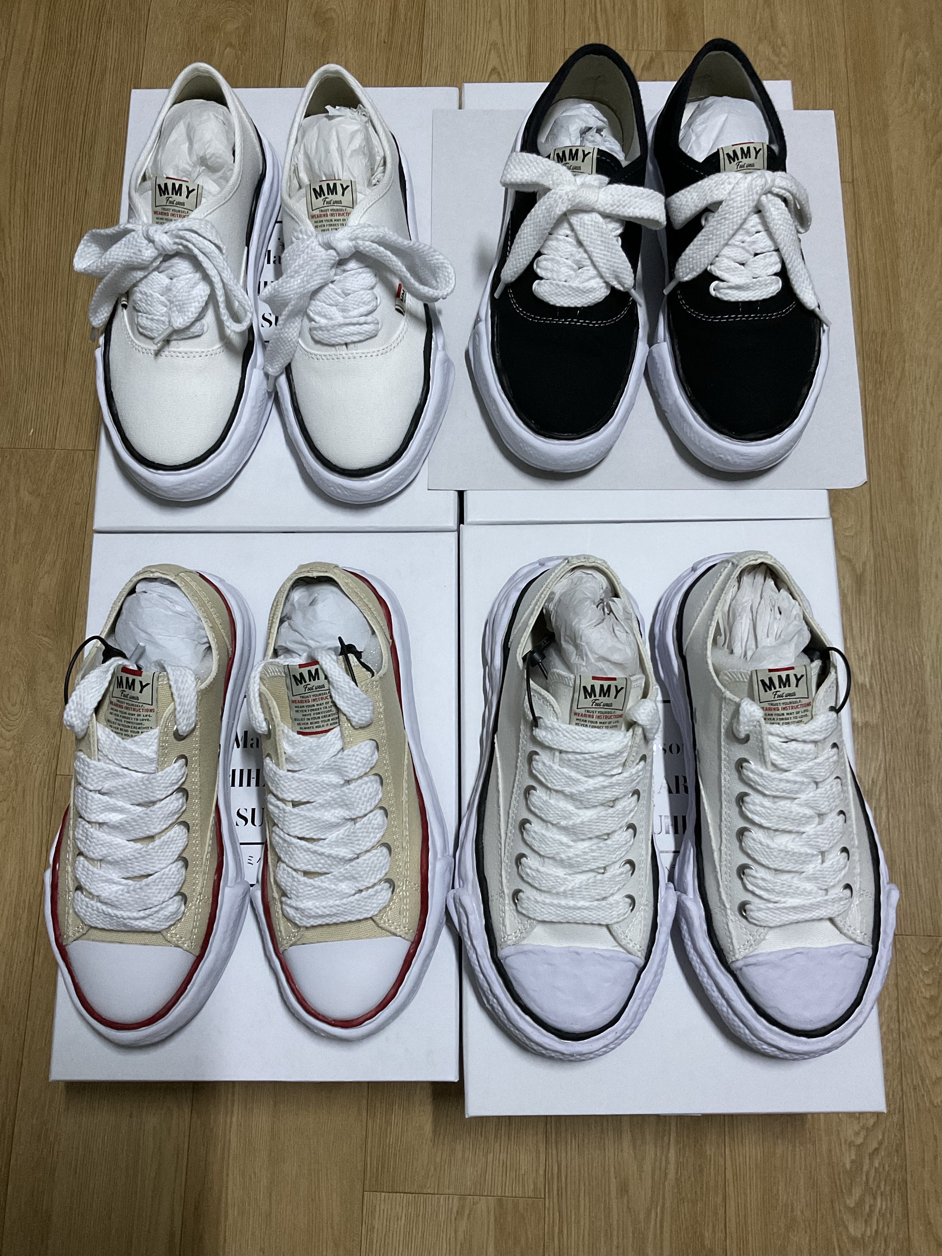 Maison Mihara Yasuhiro Baker OG Sole Canvas Low Cut Sneakers Black, Maison Mihara Yasuhiro Baker OG Sole Canvas Low Cut Sneakers White 착용 스타일