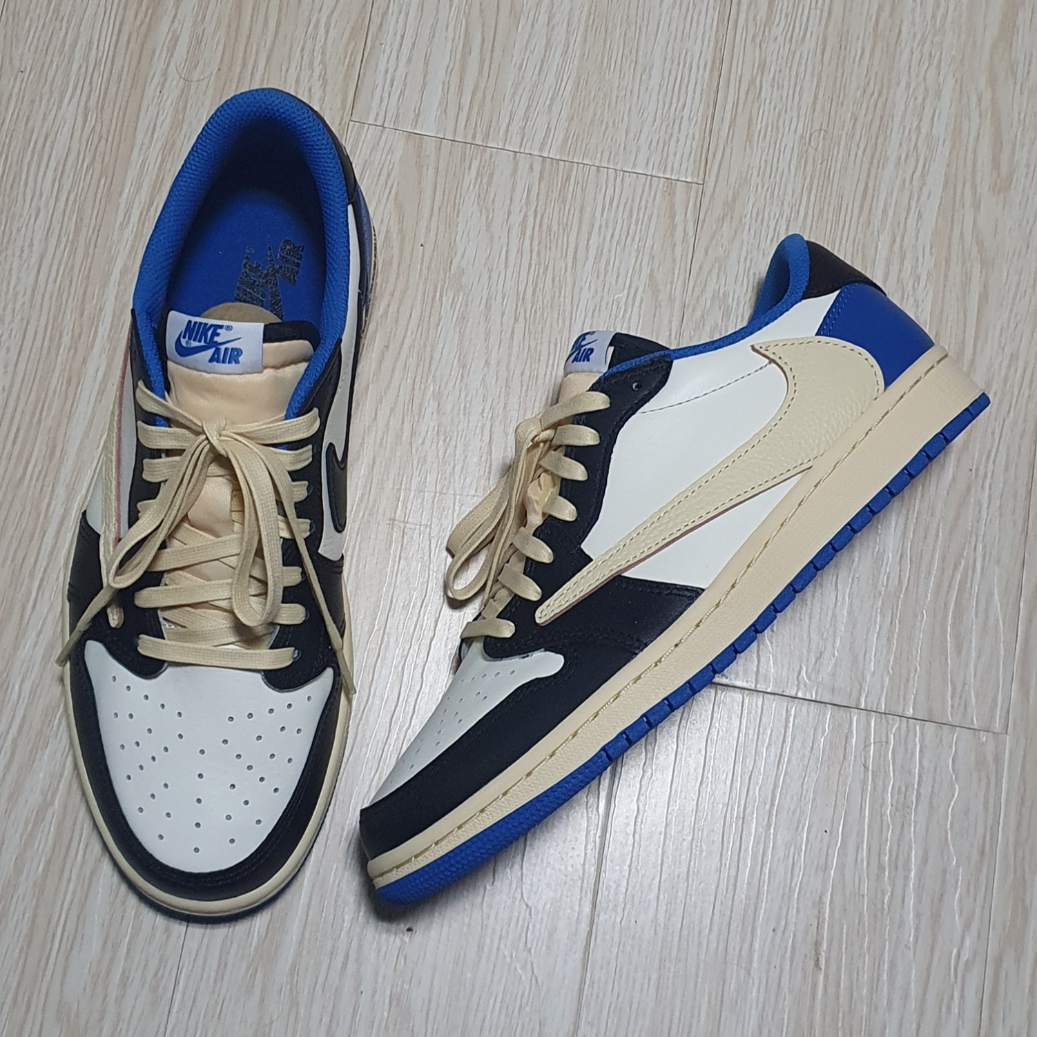 Jordan 1 x Travis Scott x Fragment Retro Low OG SP Military Blue 착용 스타일