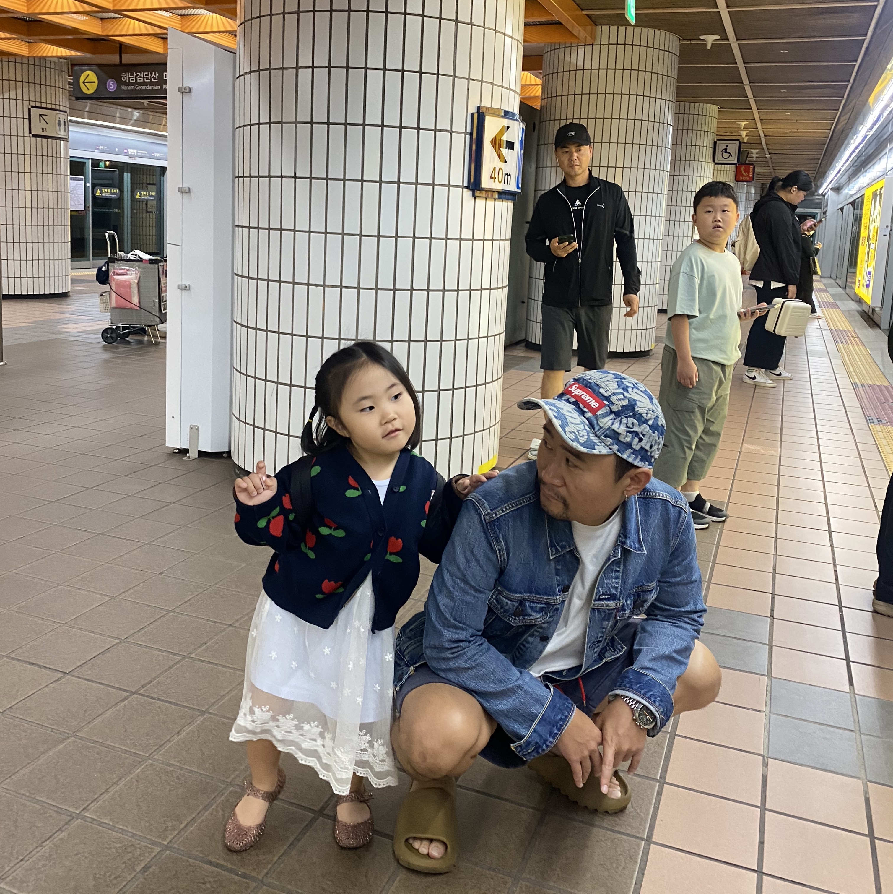 Supreme Fat Tip Jacquard Denim Camp Cap Blue - 22SS, Adidas Yeezy Slide Ochre 착용 스타일