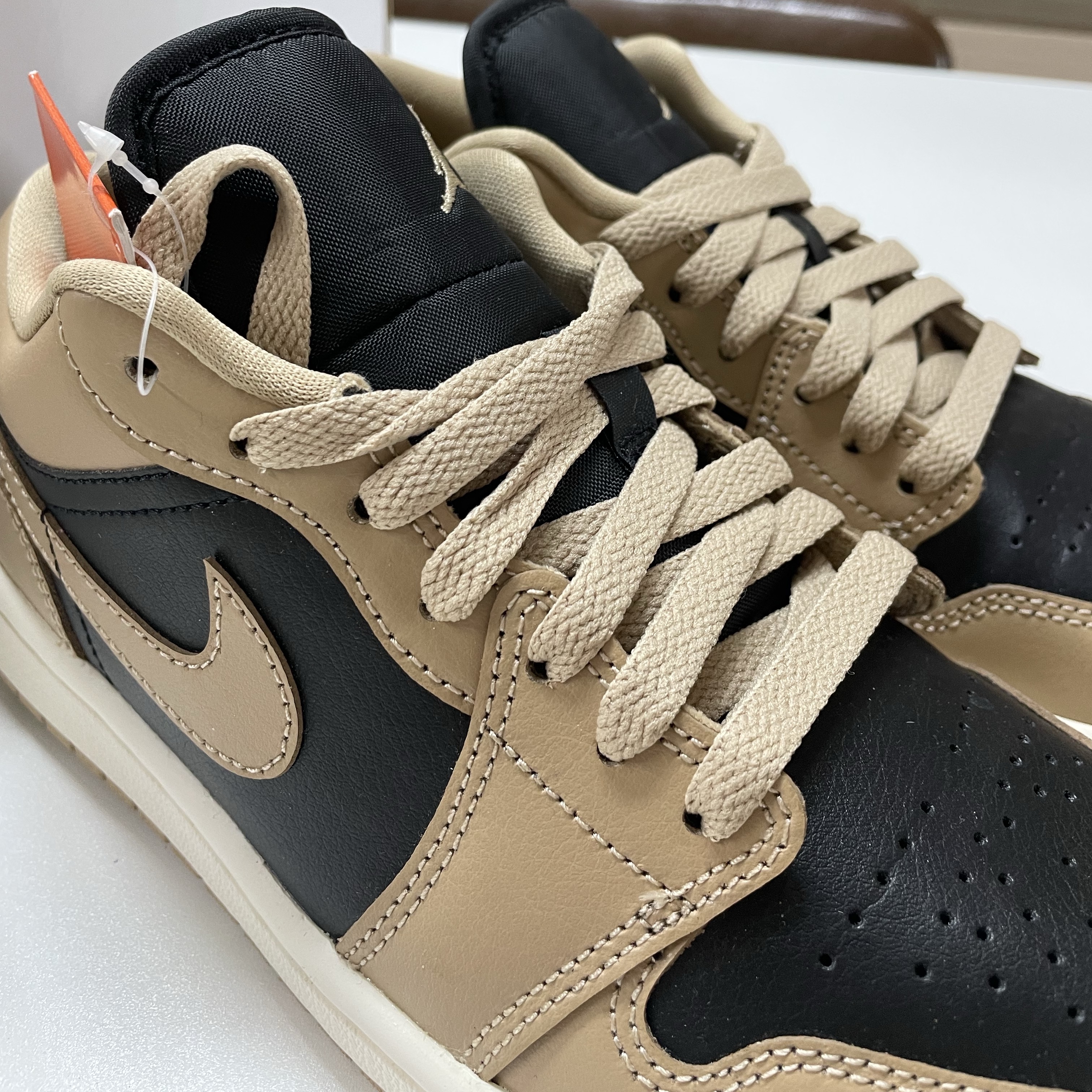 (W) Jordan 1 Low Desert Sail 착용 스타일