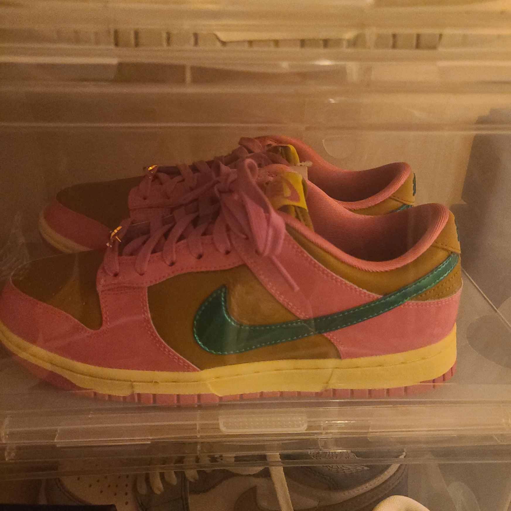 (W) Nike x Parris Goebel Dunk Low Playful Pink Bronzine 착용 스타일