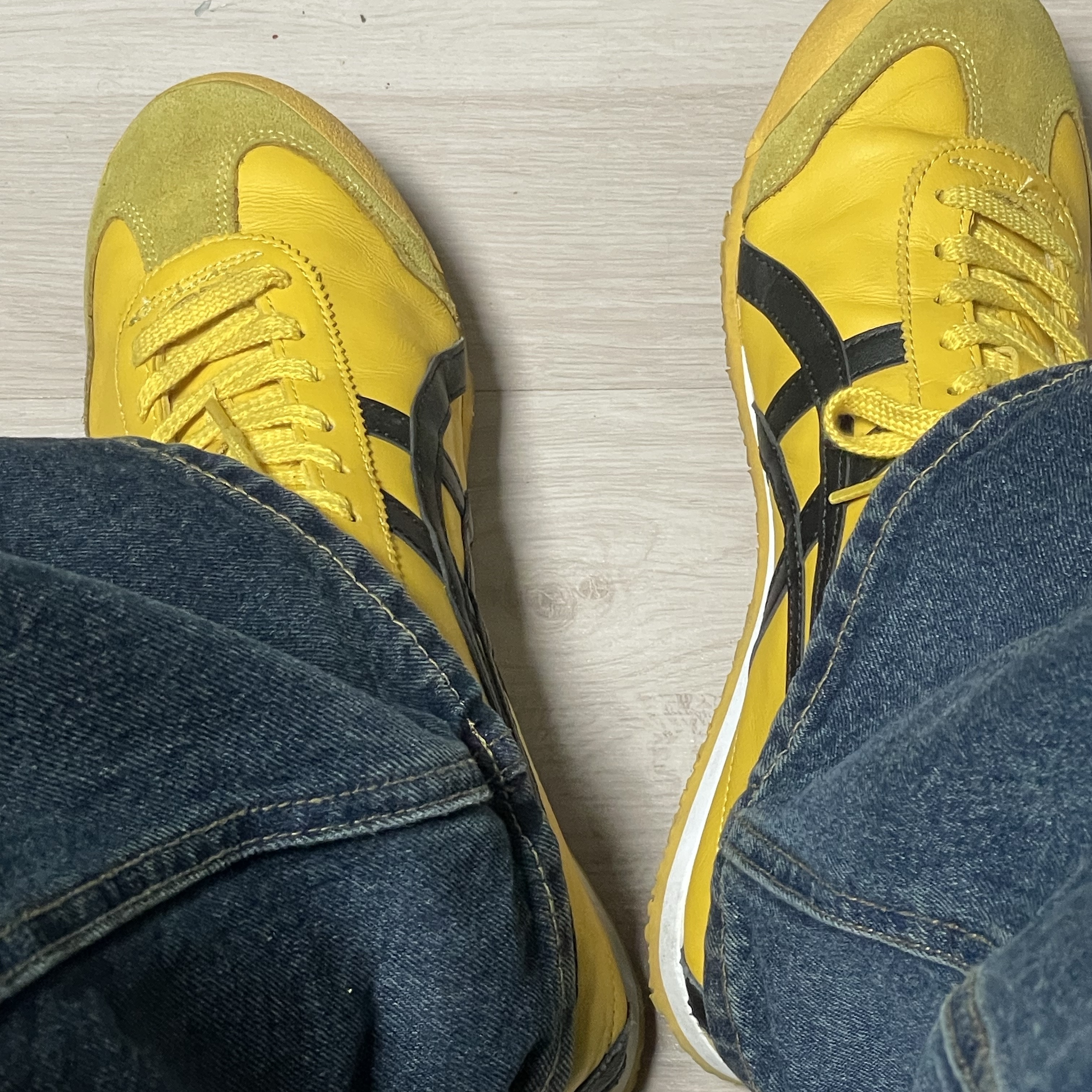 Onitsuka Tiger Mexico 66 Yellow Black 착용 스타일