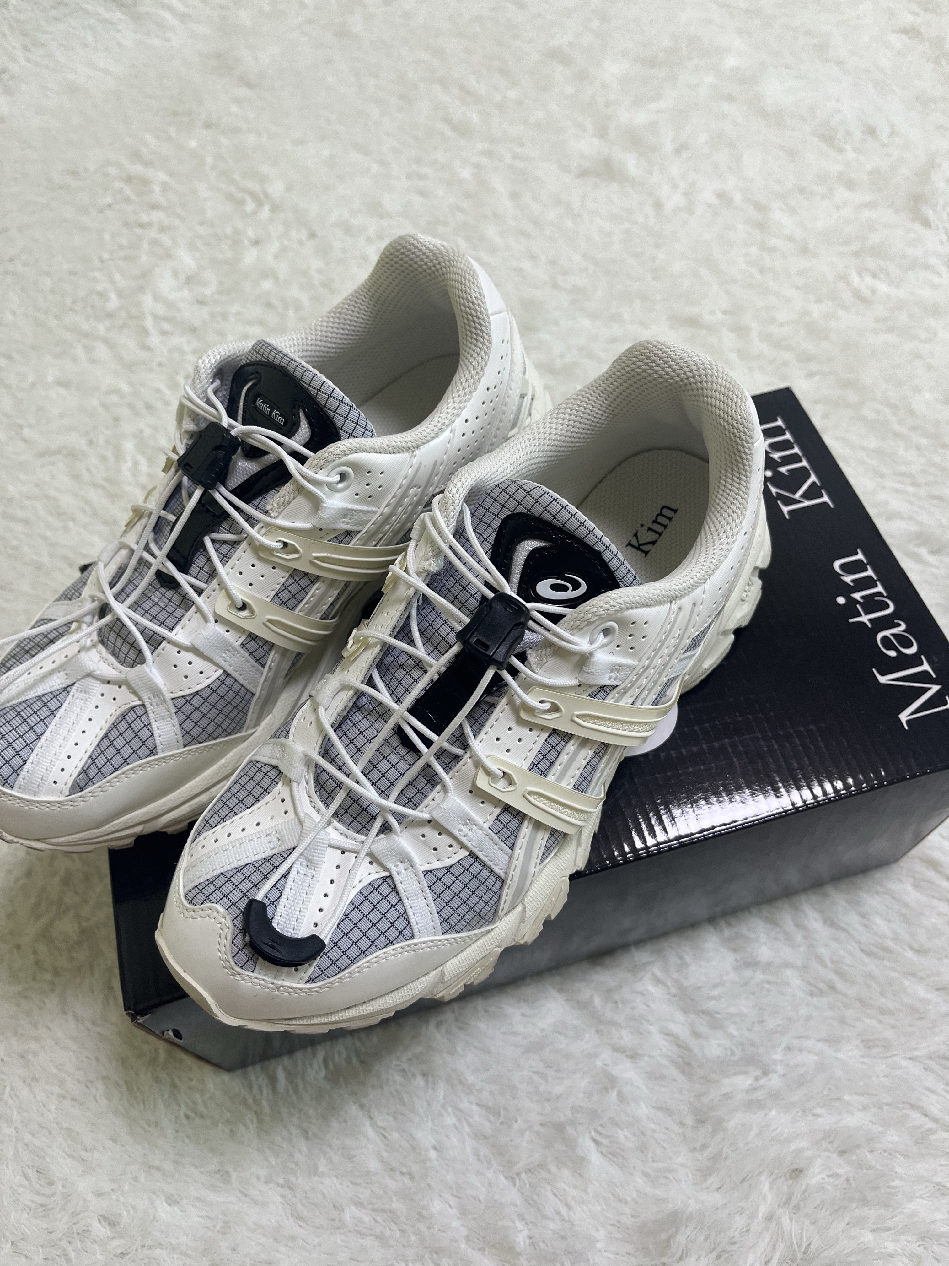 (W) Asics x Matin Kim Gel-Sonoma 15-50 Glacier Grey White 착용 스타일 - 2