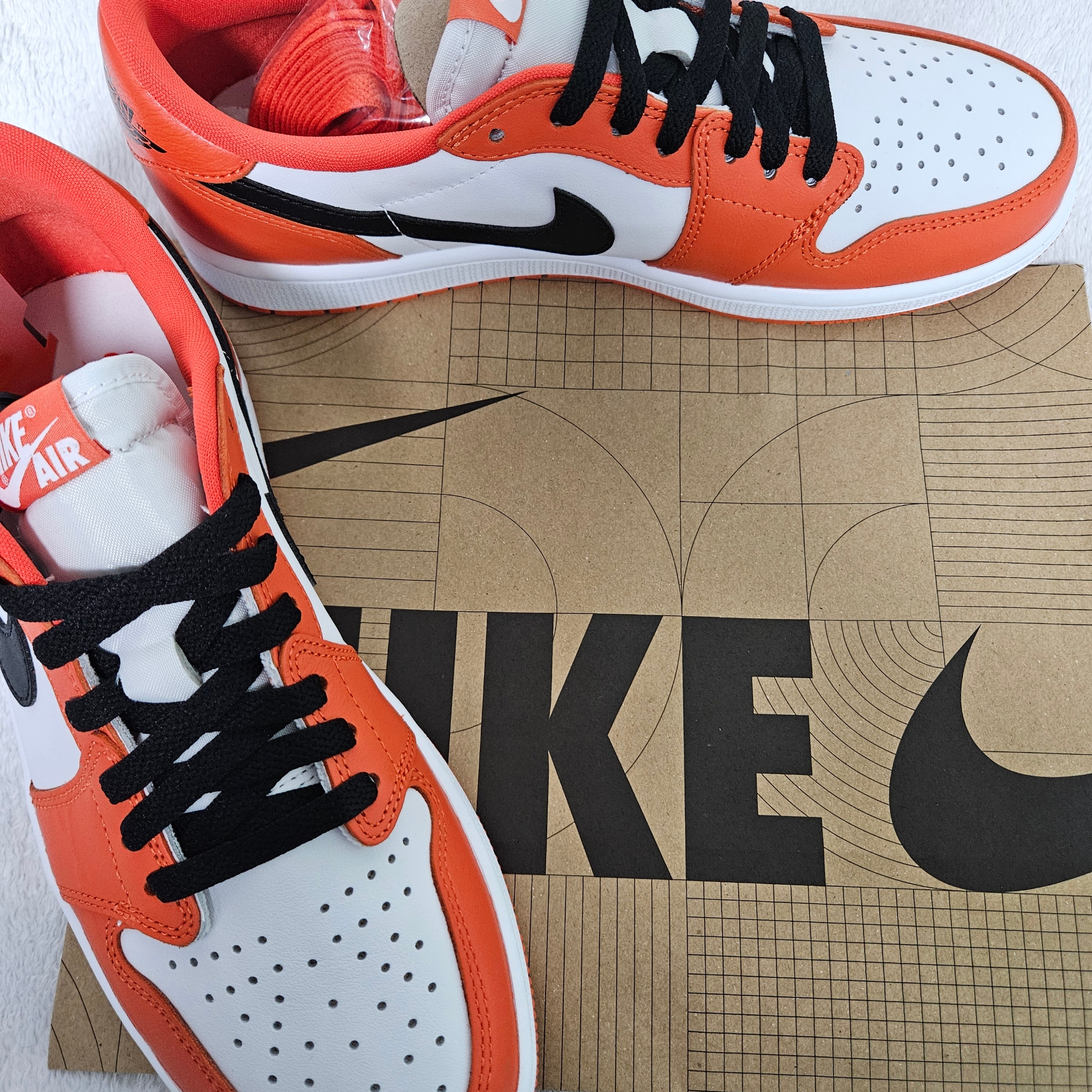 Jordan 1 Low OG Starfish 착용 스타일