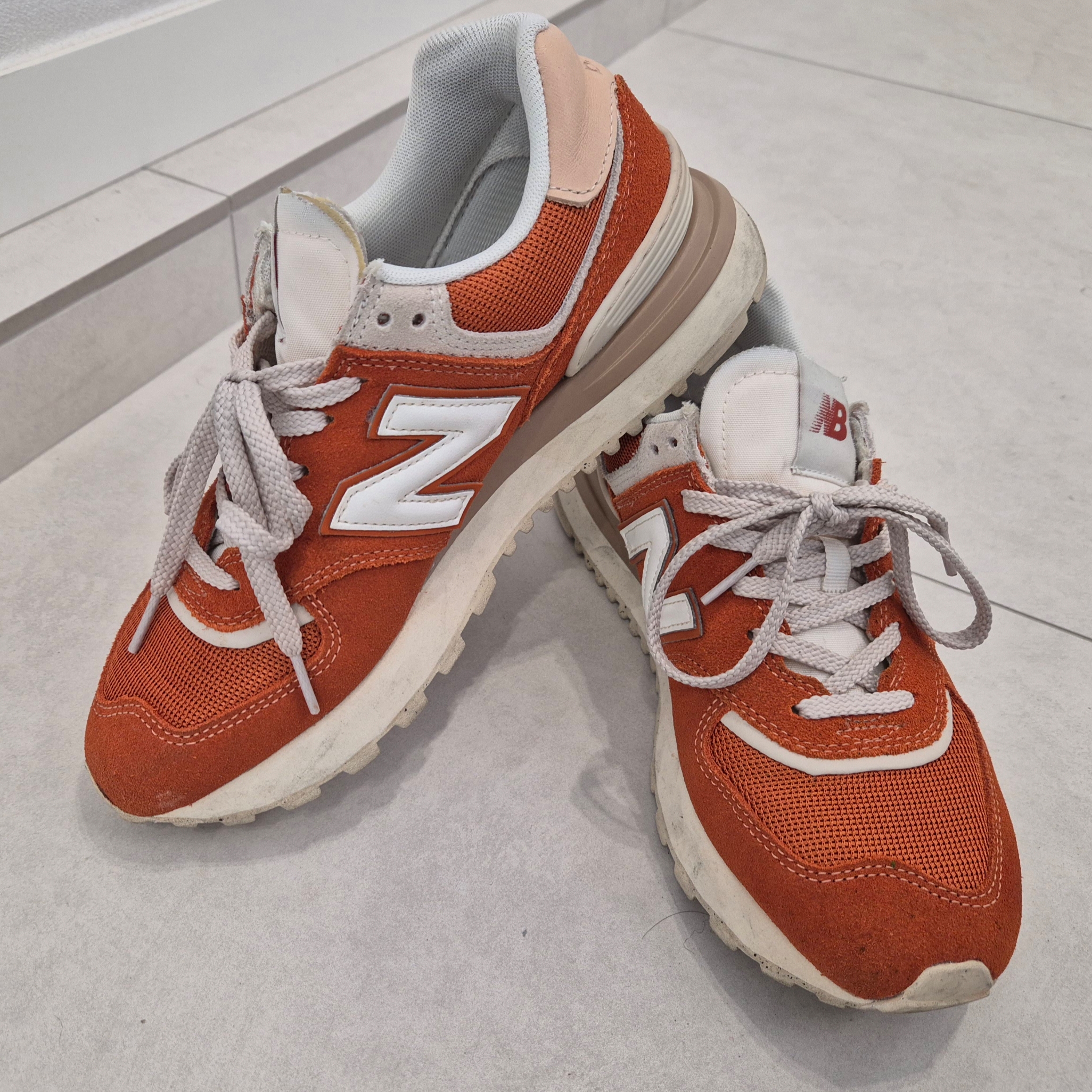 New Balance 574 Legacy Brown White 착용 스타일