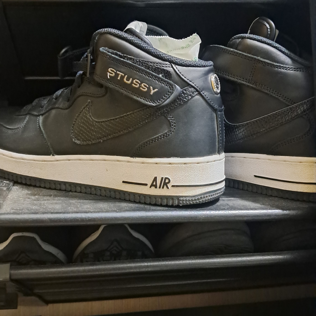 Nike x Stussy Air Force 1 '07 Mid SP Black 착용 스타일