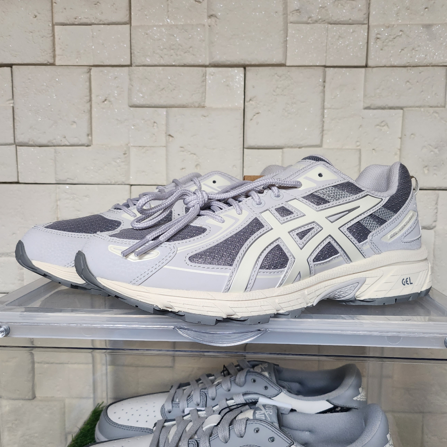 Asics Gel-Venture 6 SPS Clay Grey Cream 착용 스타일