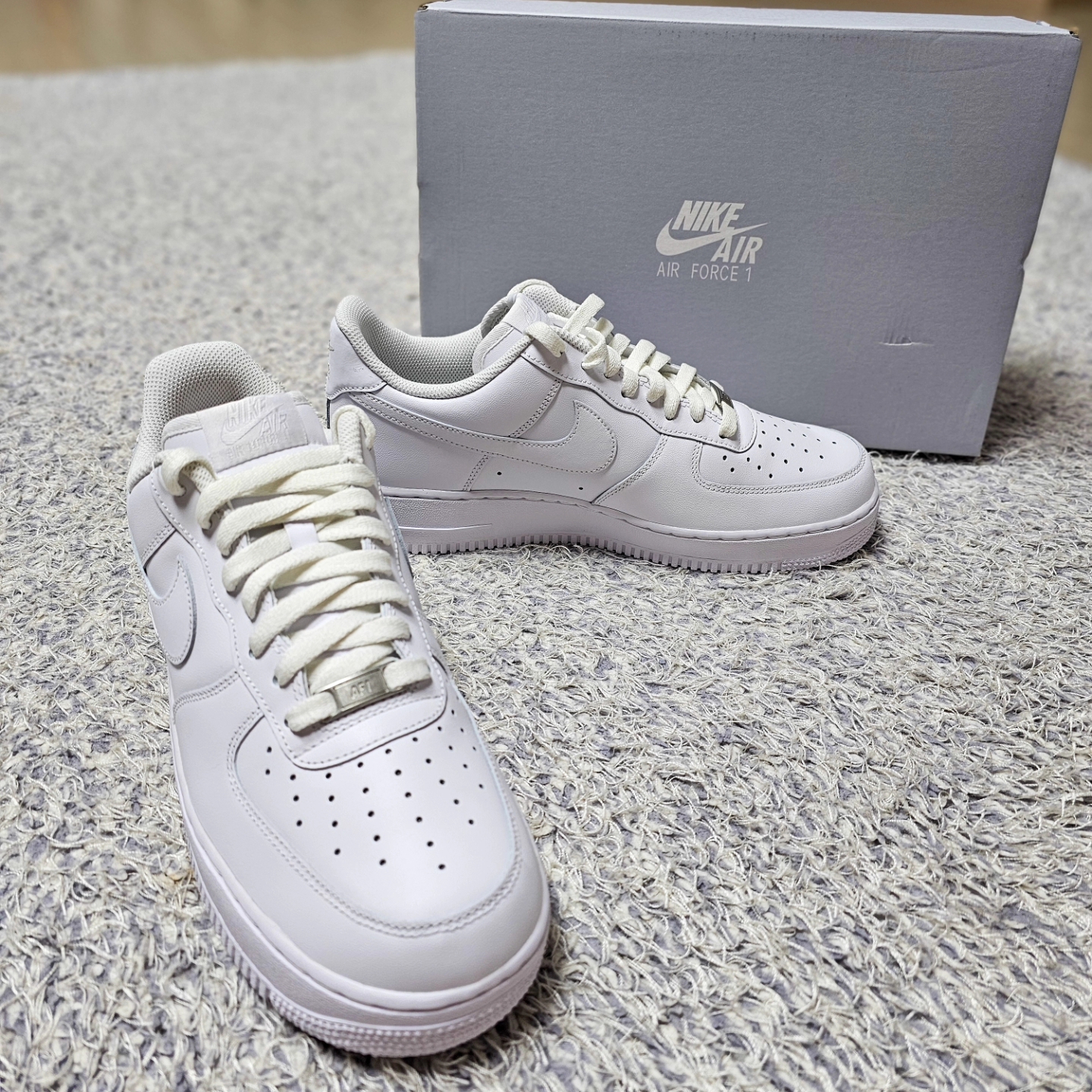 Nike Air Force 1 '07 Low White 착용 스타일 - 6