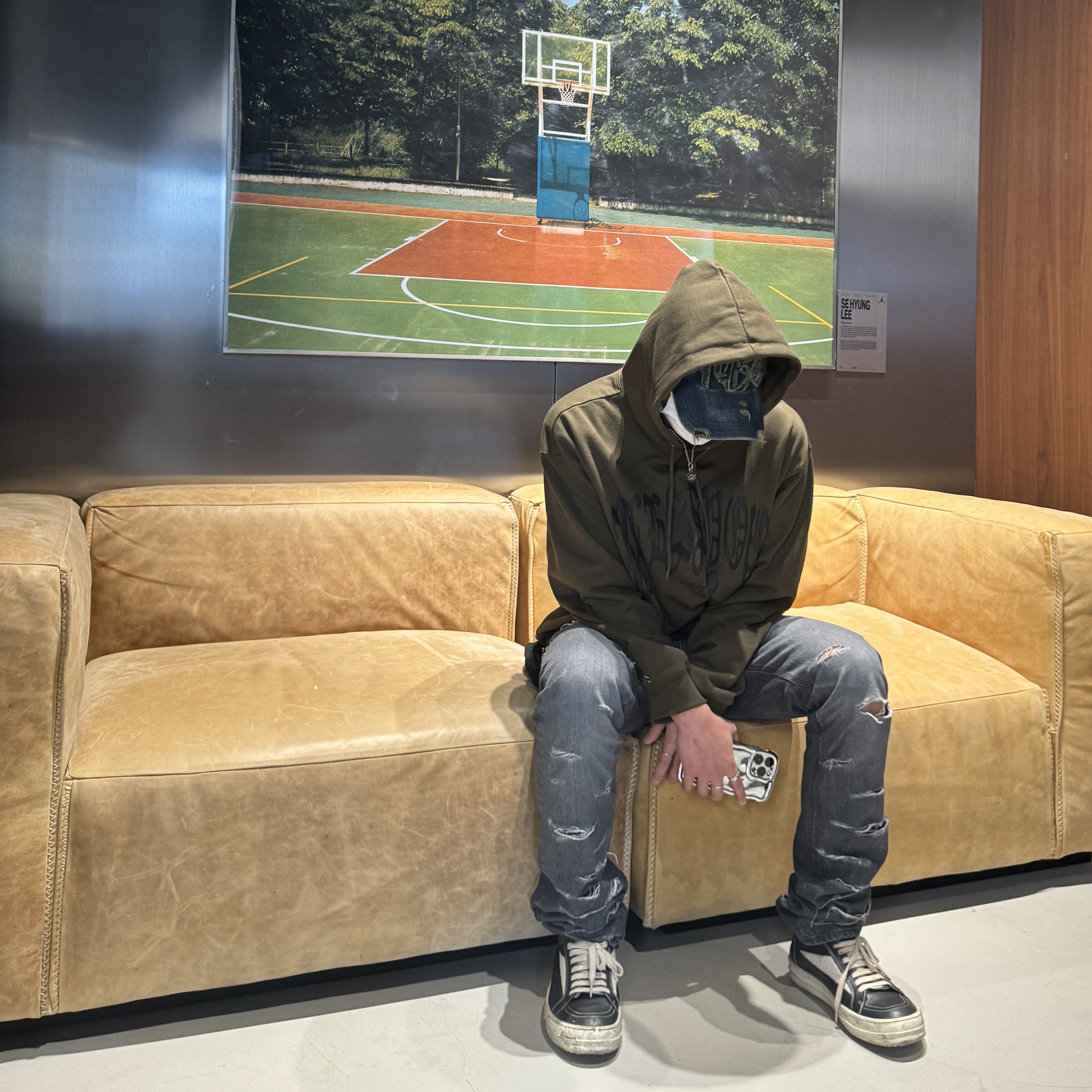 Undermycar Ecdysis Destroyed Wax Coating Jeans with Konic Section Obsidian - 22FW, Rick Owens Luxor Vintage Sneakers Black Milk 착용 스타일 - 4
