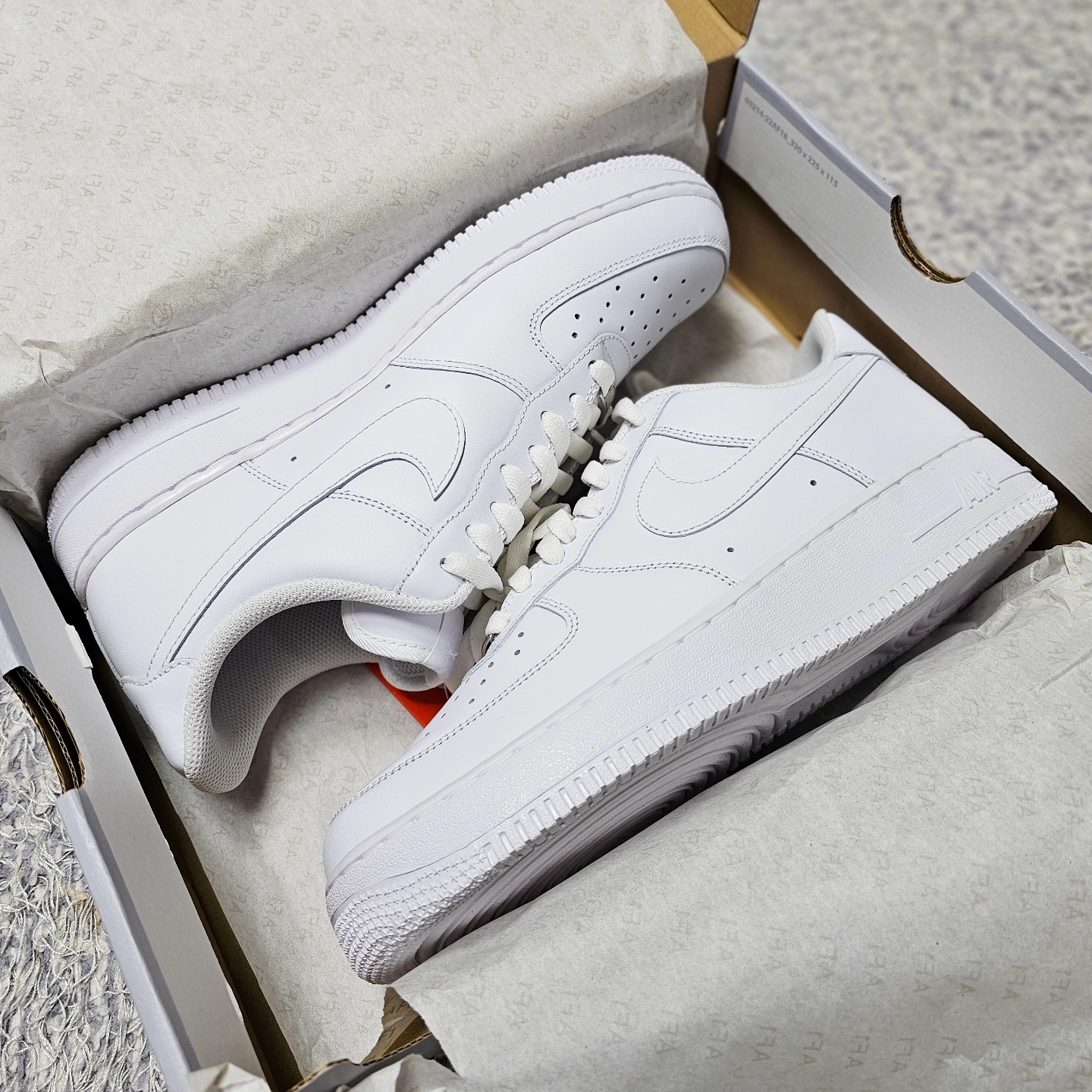 Nike Air Force 1 '07 Low White 착용 스타일 - 3